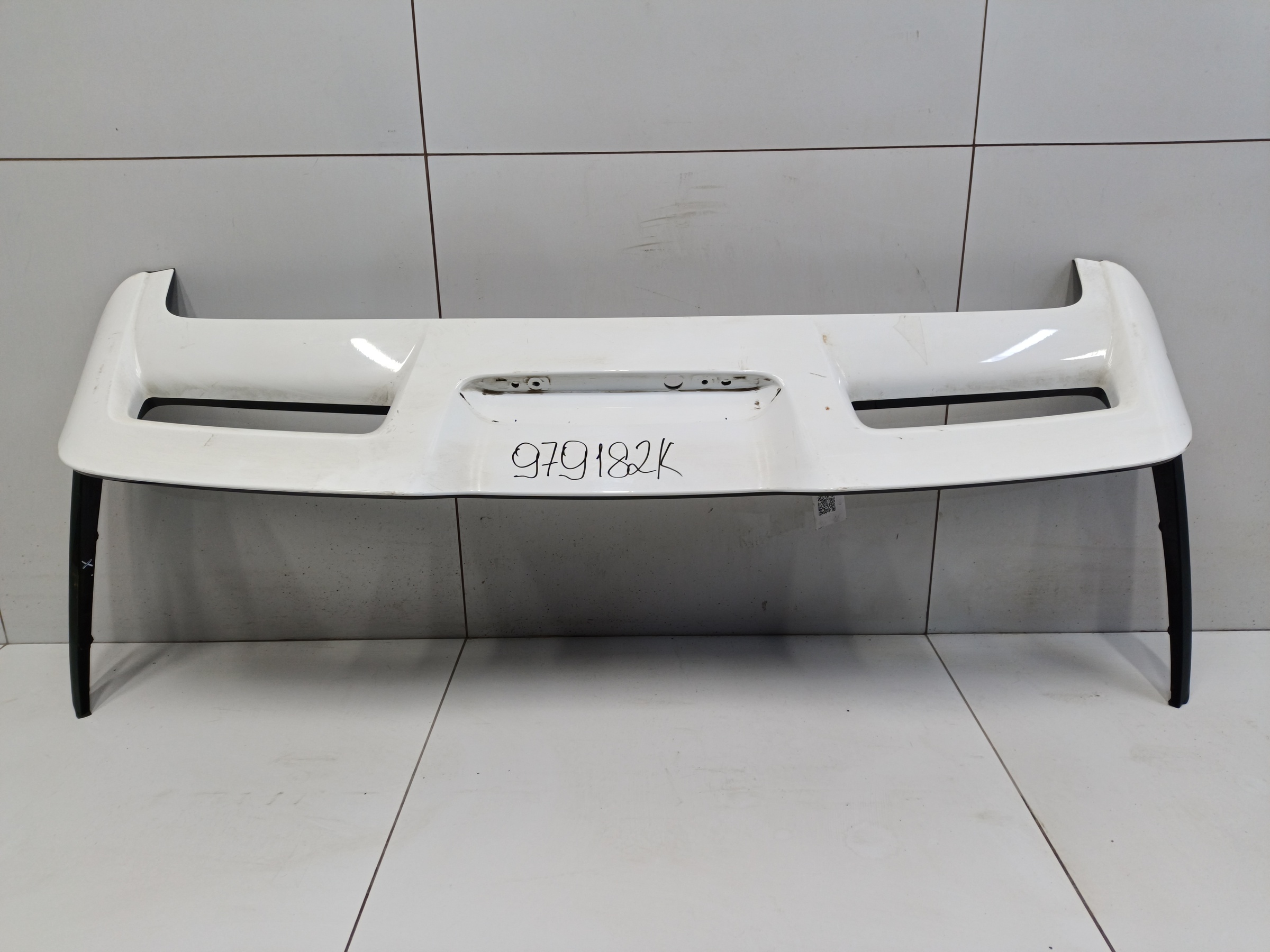 Спойлер крышки багажника Geely Coolray