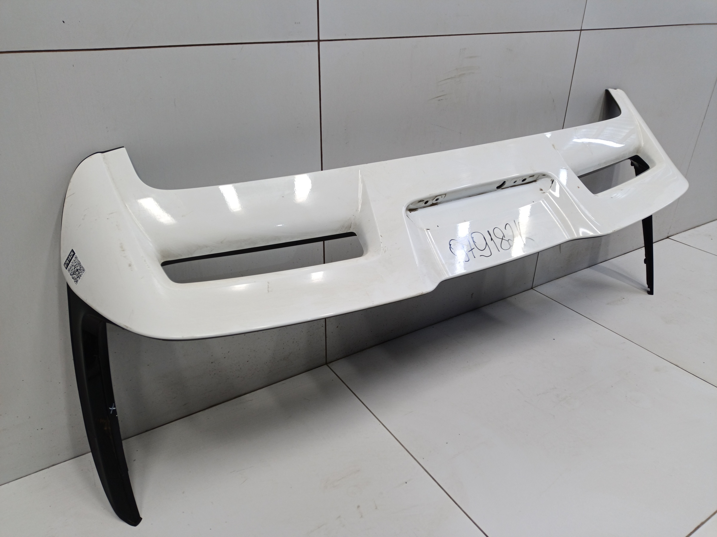 Спойлер крышки багажника Geely Coolray