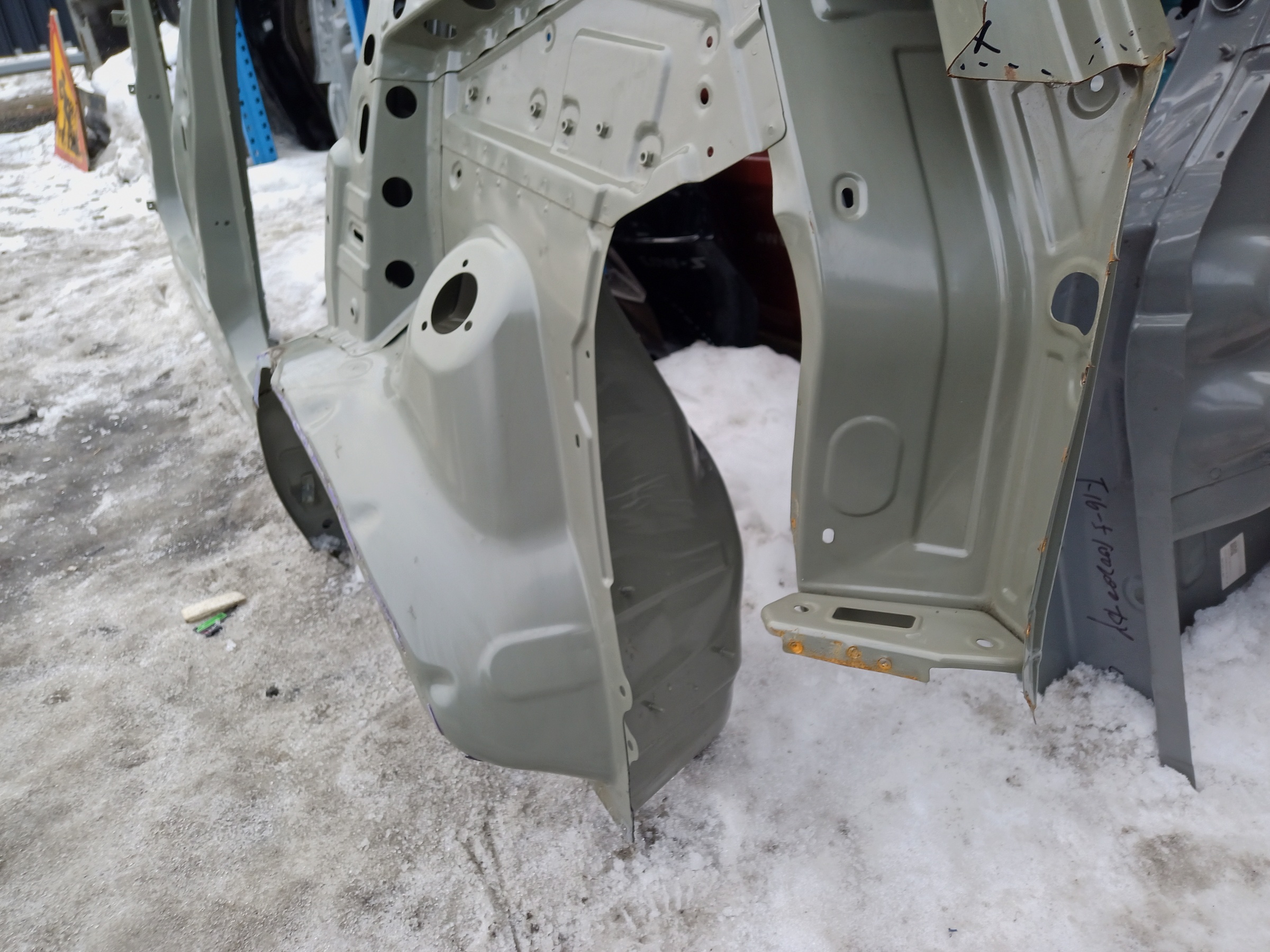 Панель кузова боковая левая Chery Tiggo 7 Pro