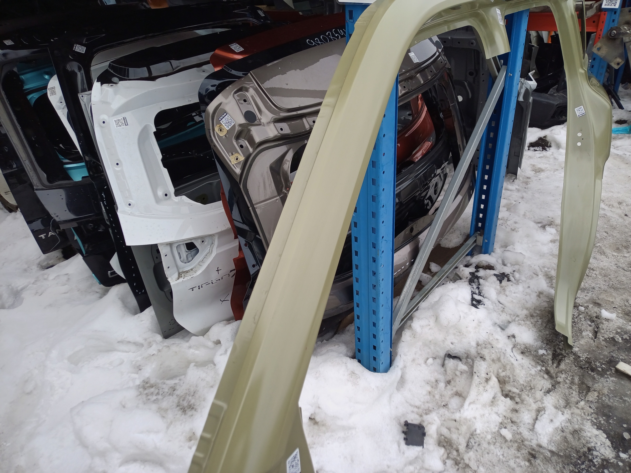 Панель кузова боковая левая Haval H3