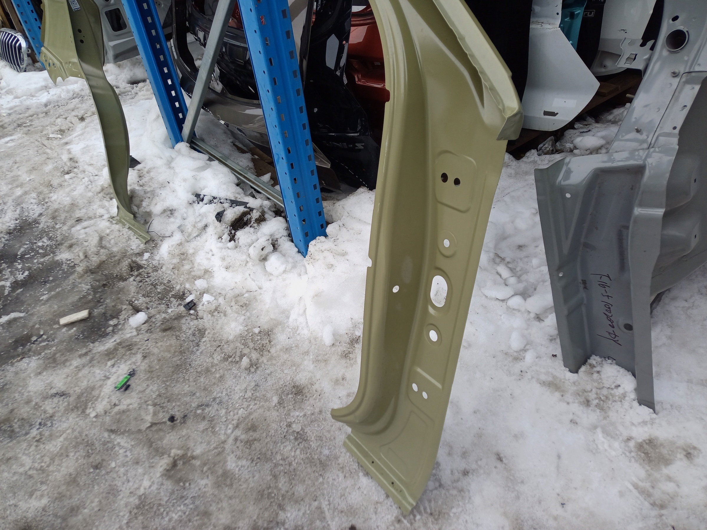 Панель кузова боковая левая Haval H3