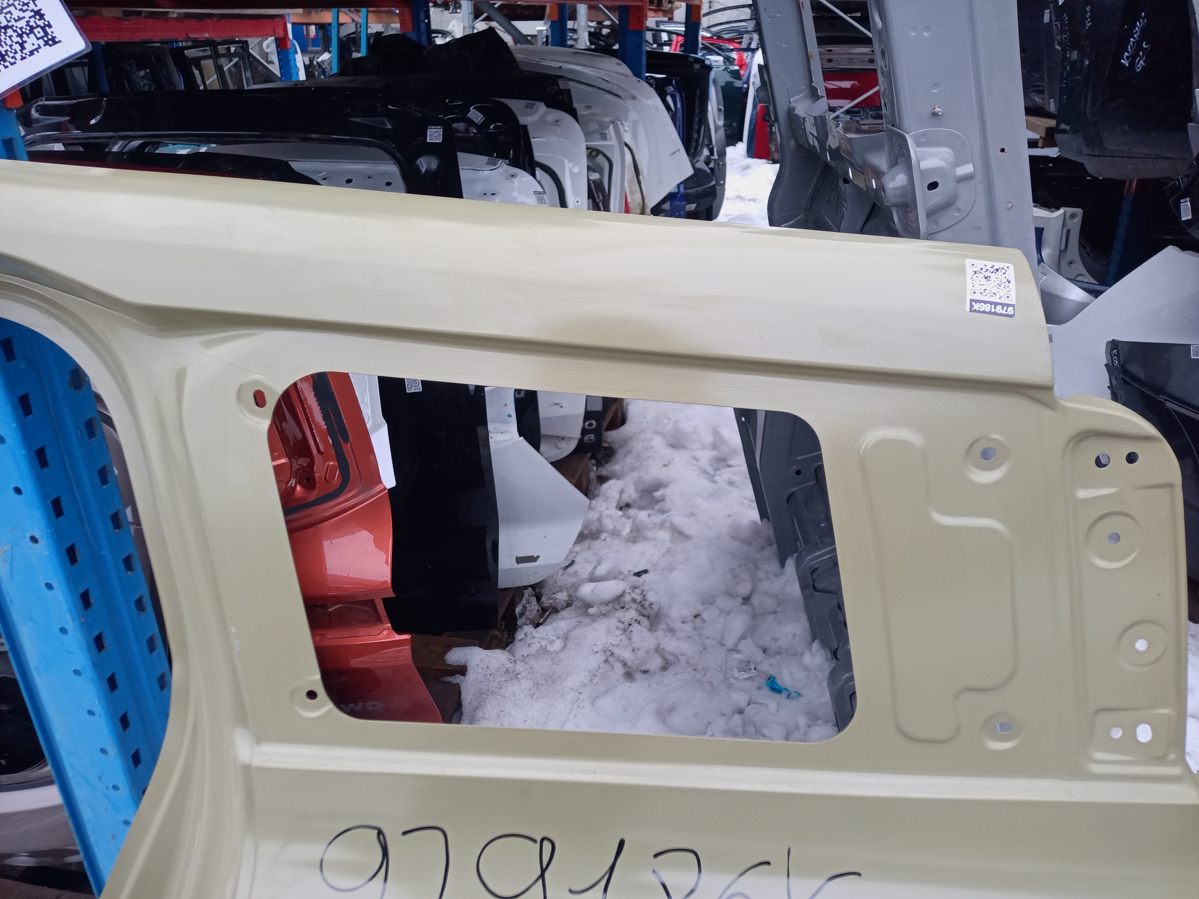 Панель кузова боковая левая Haval H3