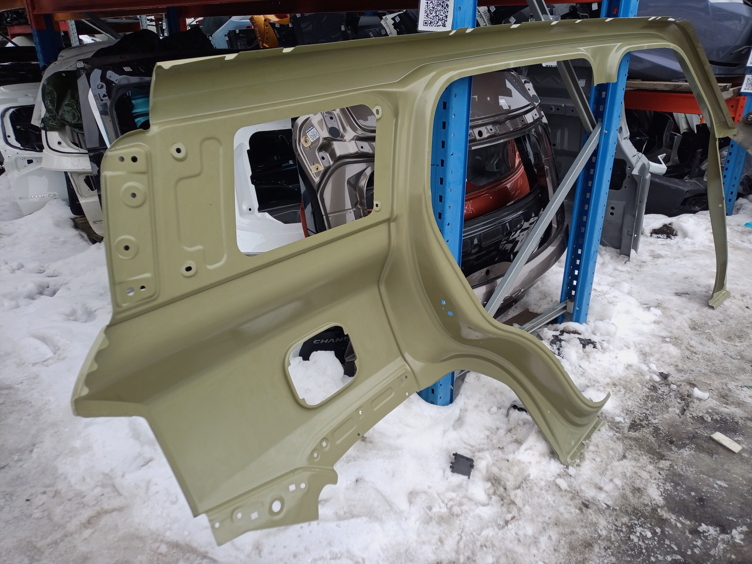 Панель кузова боковая левая Haval H3