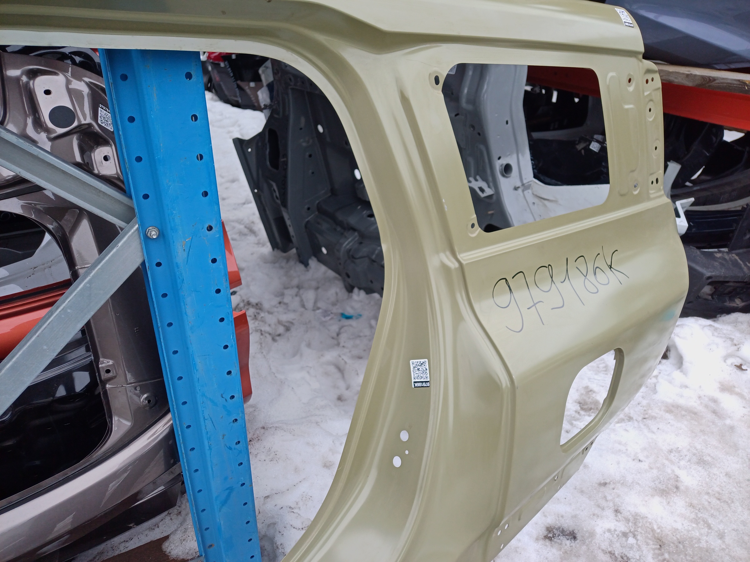 Панель кузова боковая левая Haval H3