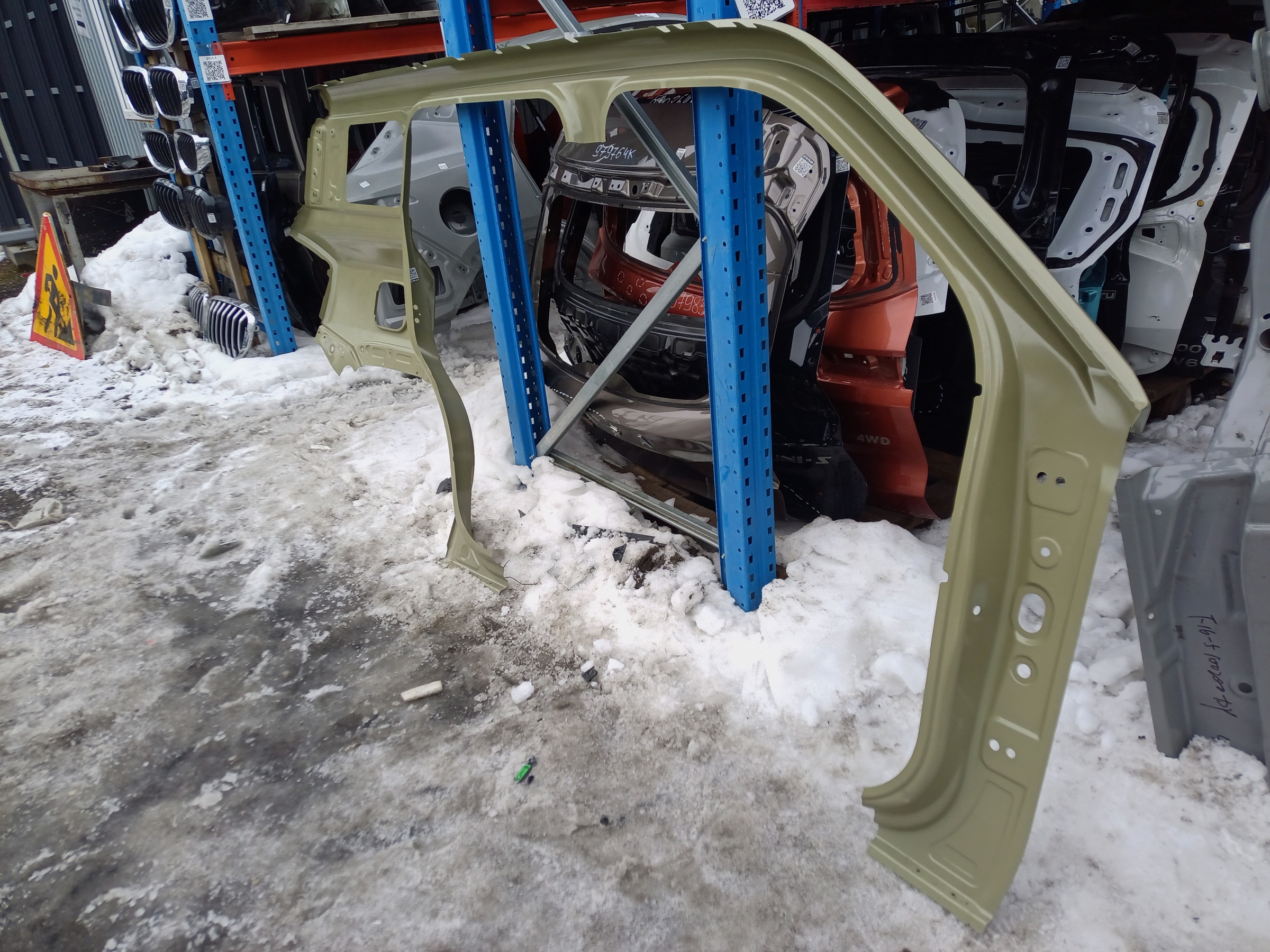 Панель кузова боковая левая Haval H3