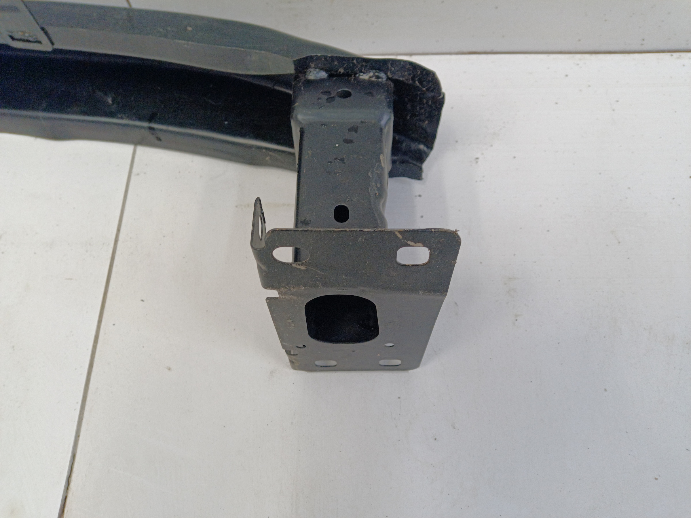 Усилитель переднего бампера Volkswagen Polo 5 " Jorden "