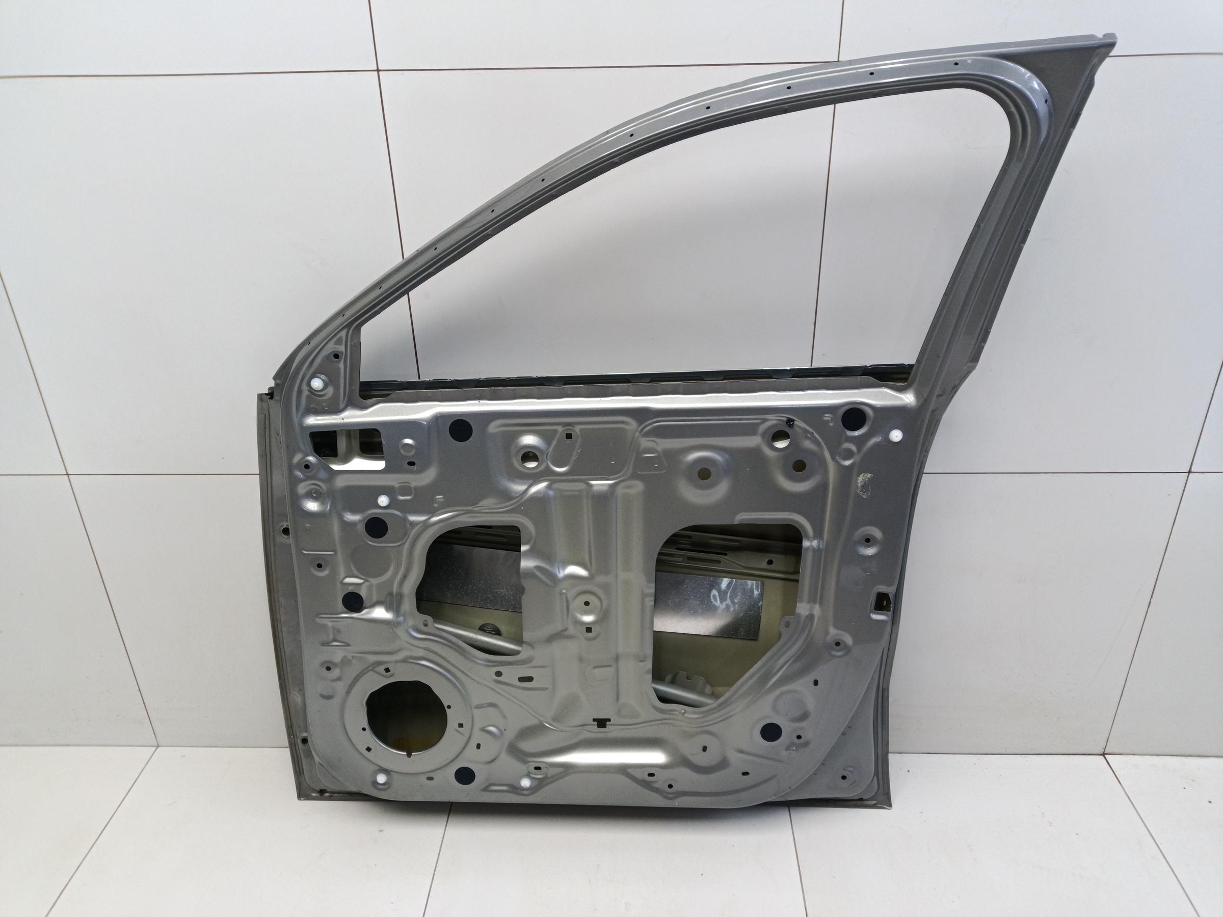 Дверь передняя правая Haval Jolion без молдинга
