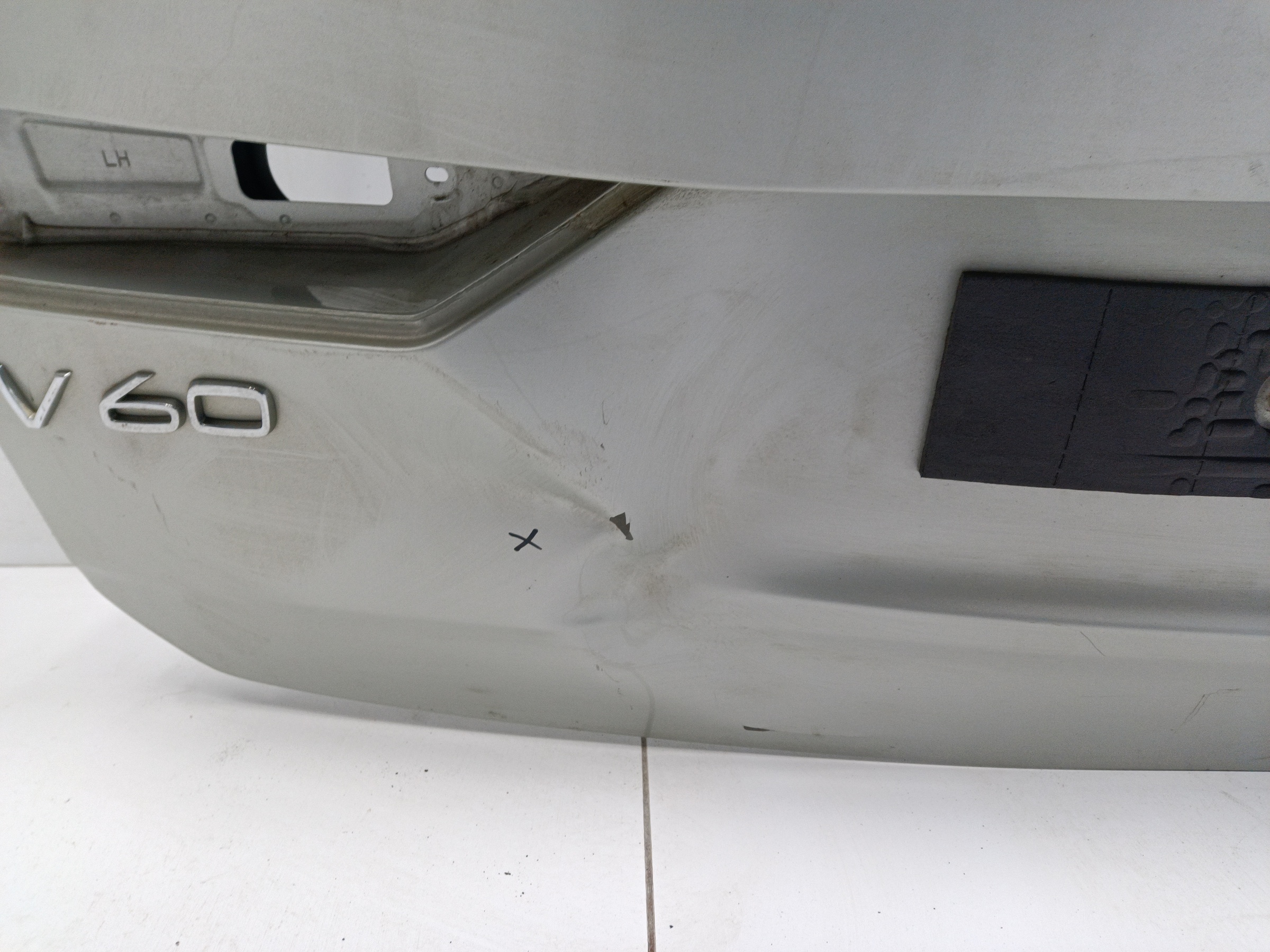 Крышка багажника Volvo V60 2 Cross Country