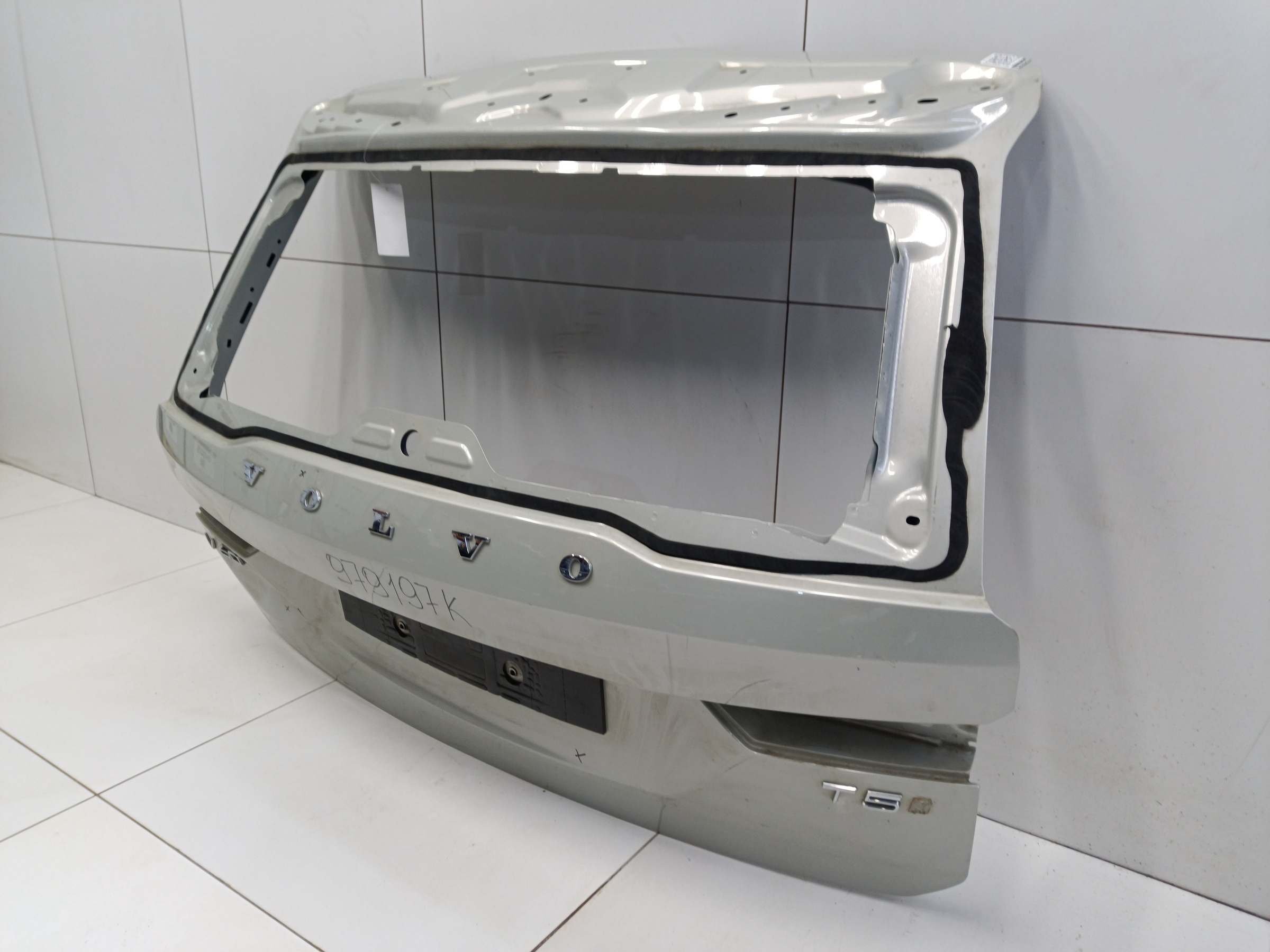 Крышка багажника Volvo V60 2 Cross Country