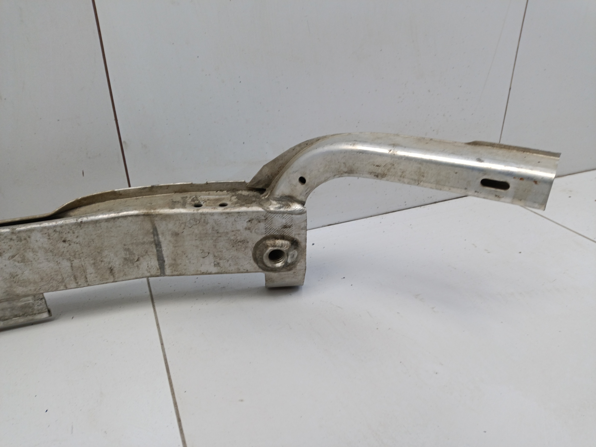 Усилитель переднего бампера Audi Q5 2