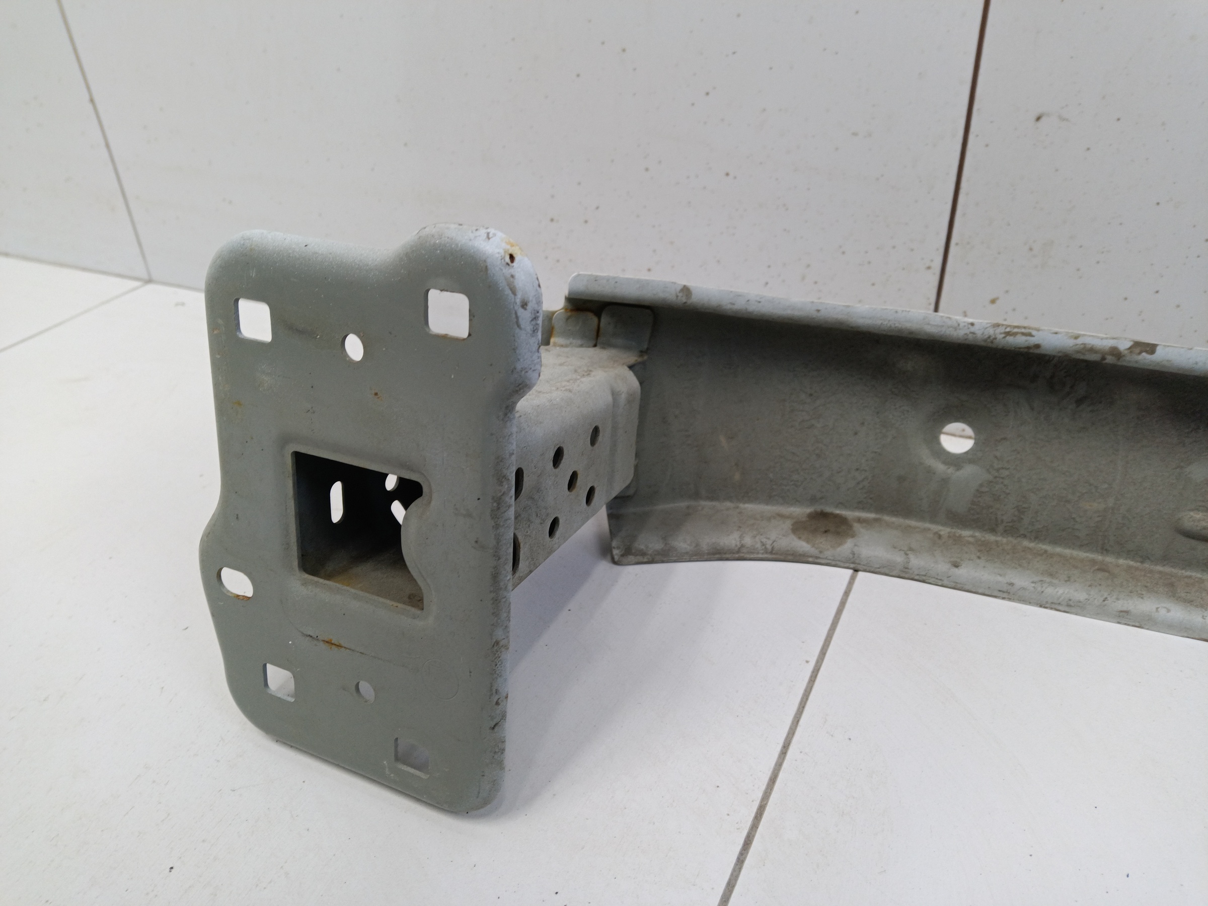 Усилитель переднего бампера Haval F7