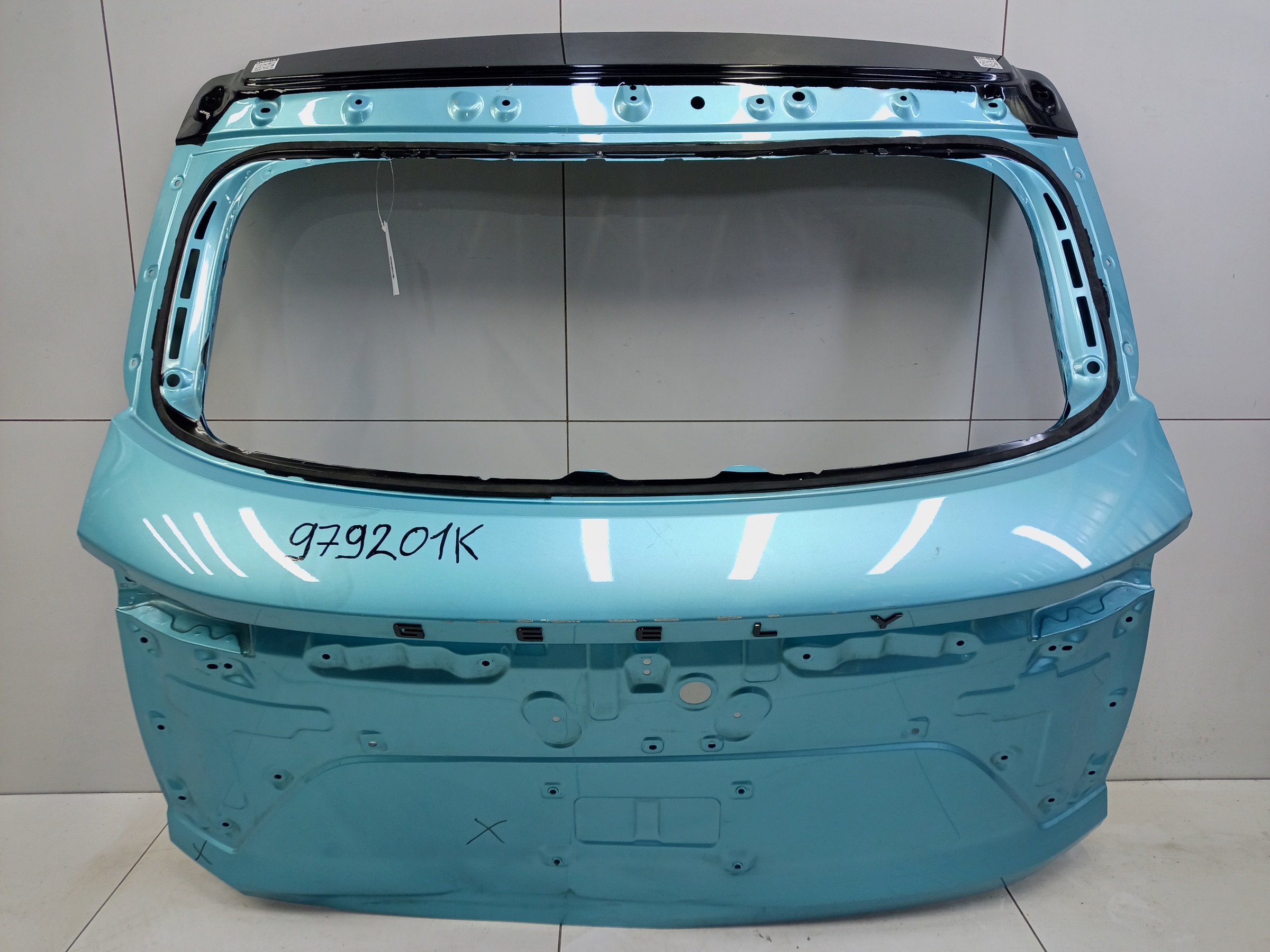 Крышка багажника Geely Coolray Restail