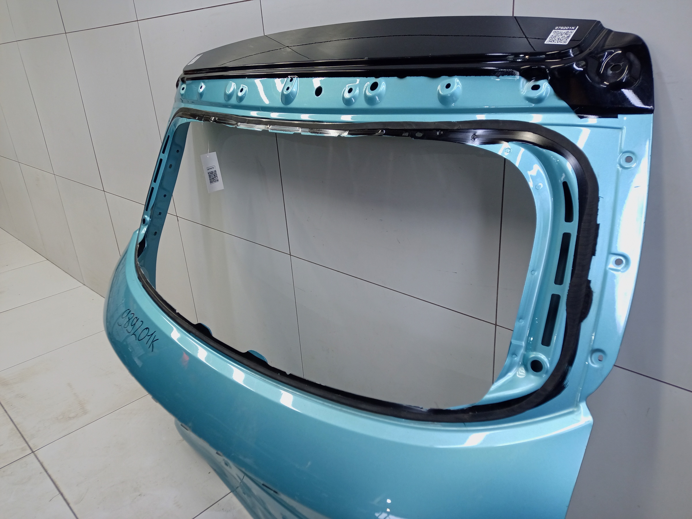 Крышка багажника Geely Coolray Restail