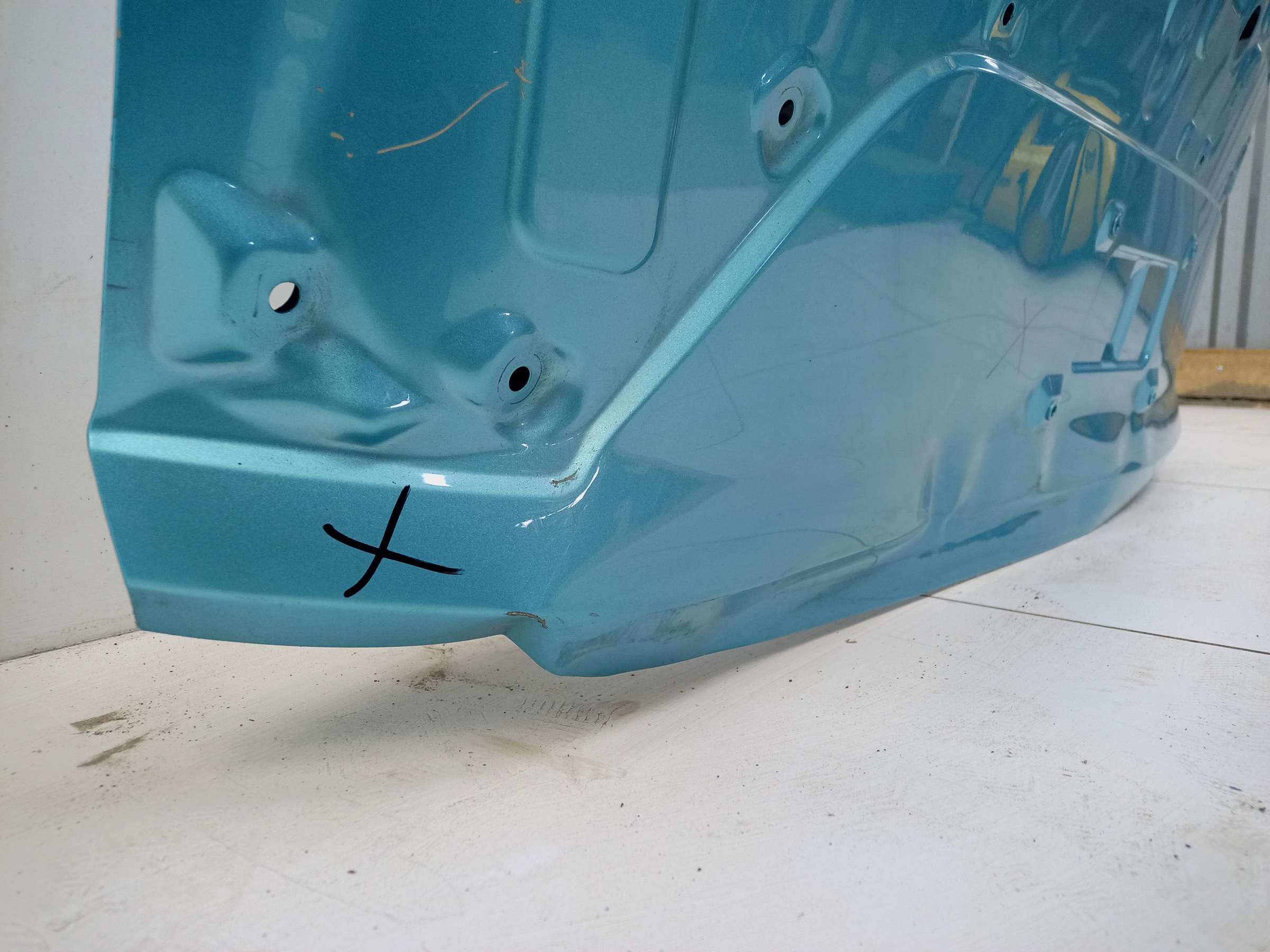 Крышка багажника Geely Coolray Restail