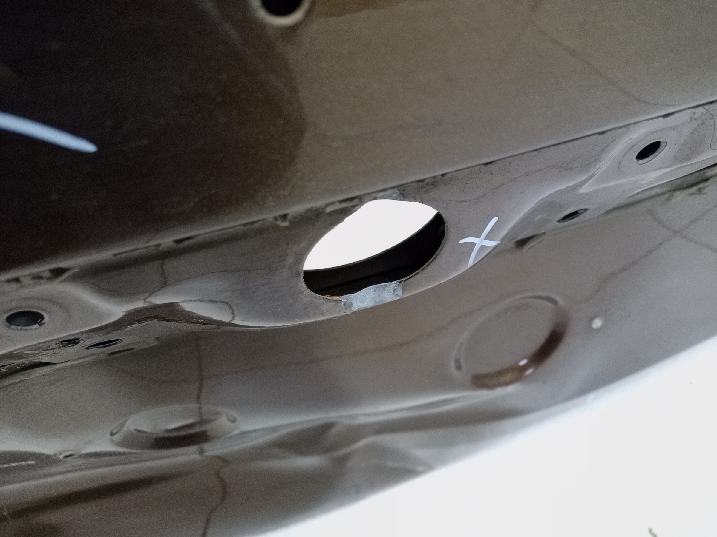 Крышка багажника Renault Duster 1