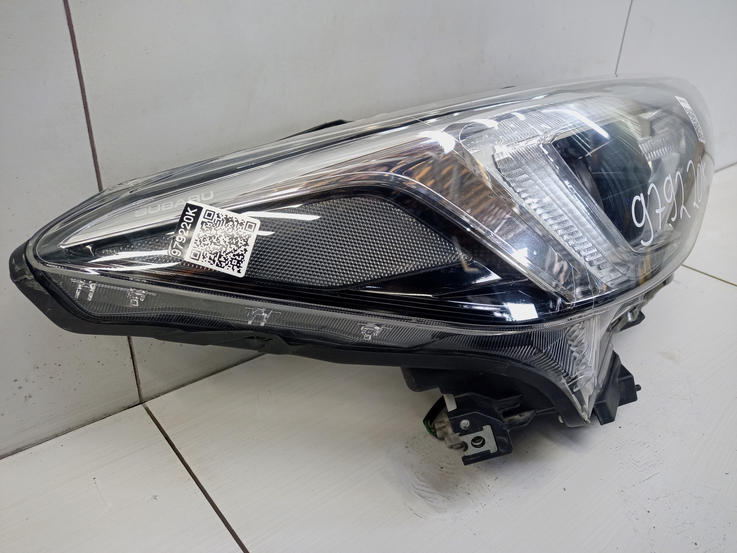 Фара передняя правая Subaru XV 2 Restail LED