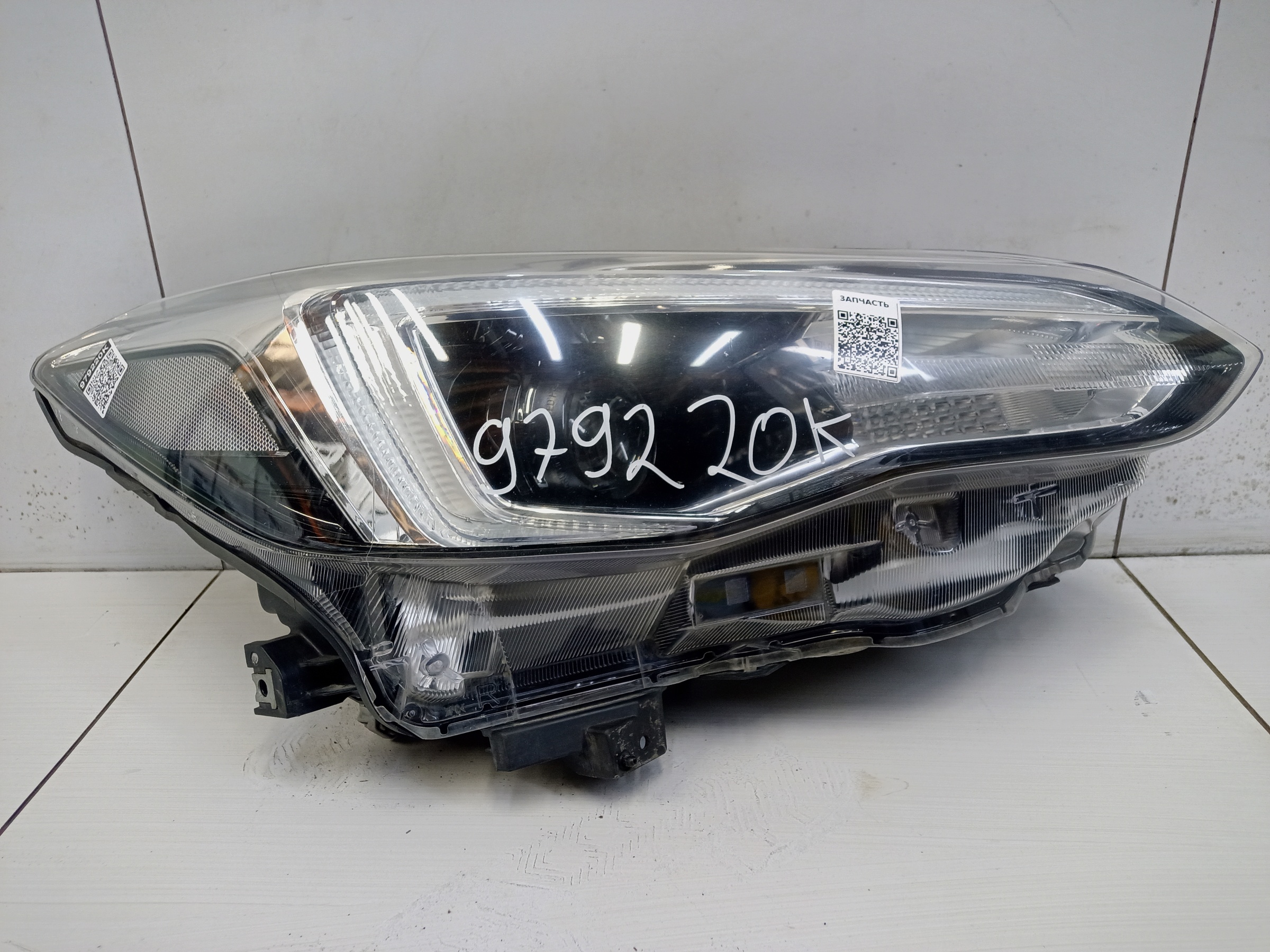 Фара передняя правая Subaru XV 2 Restail LED