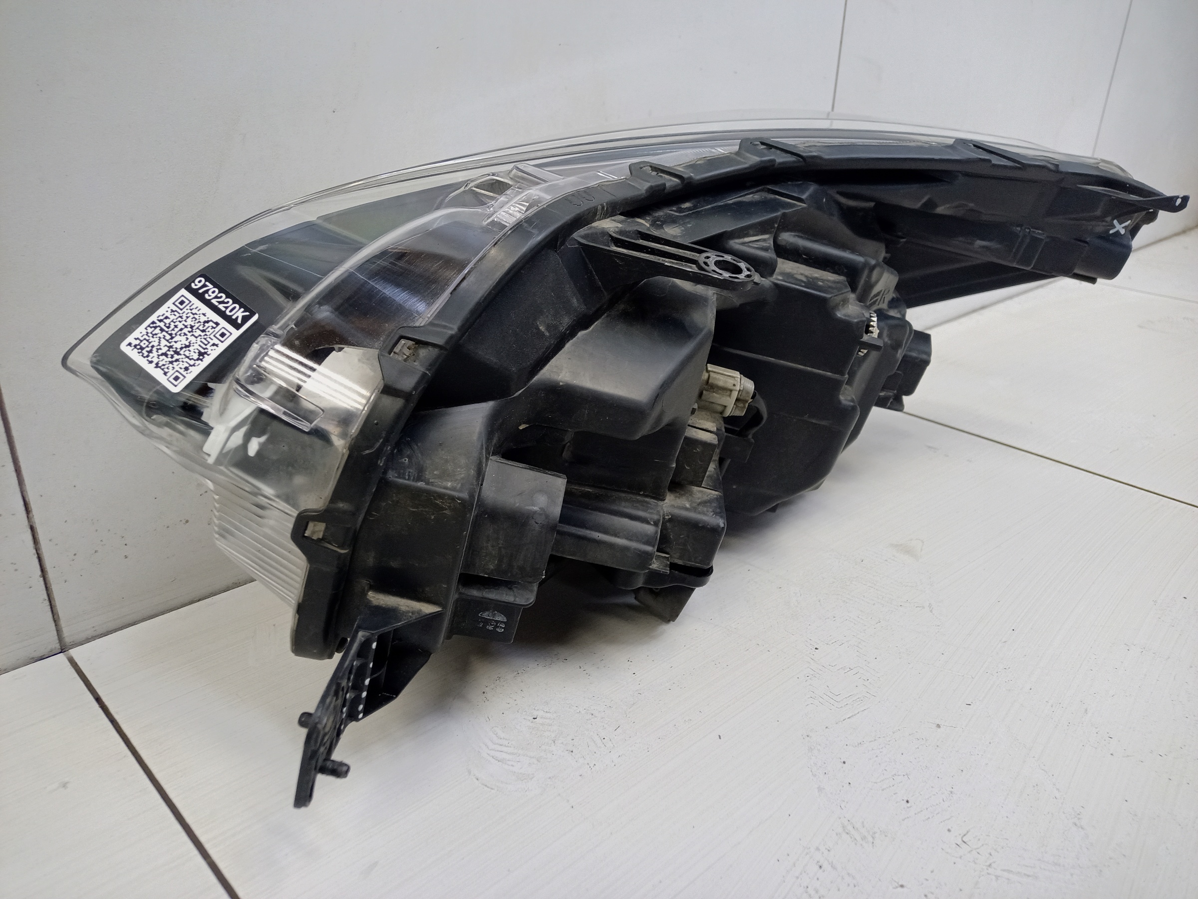 Фара передняя правая Subaru XV 2 Restail LED