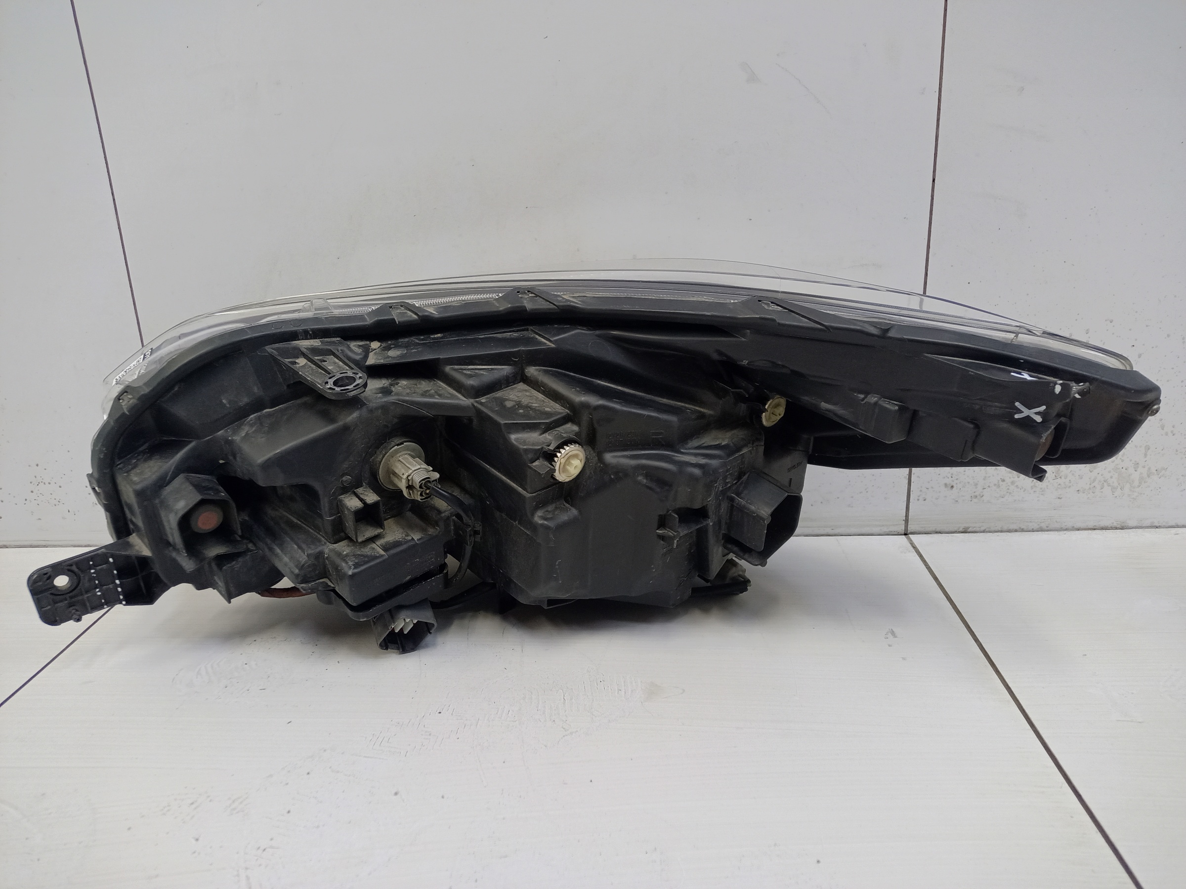 Фара передняя правая Subaru XV 2 Restail LED