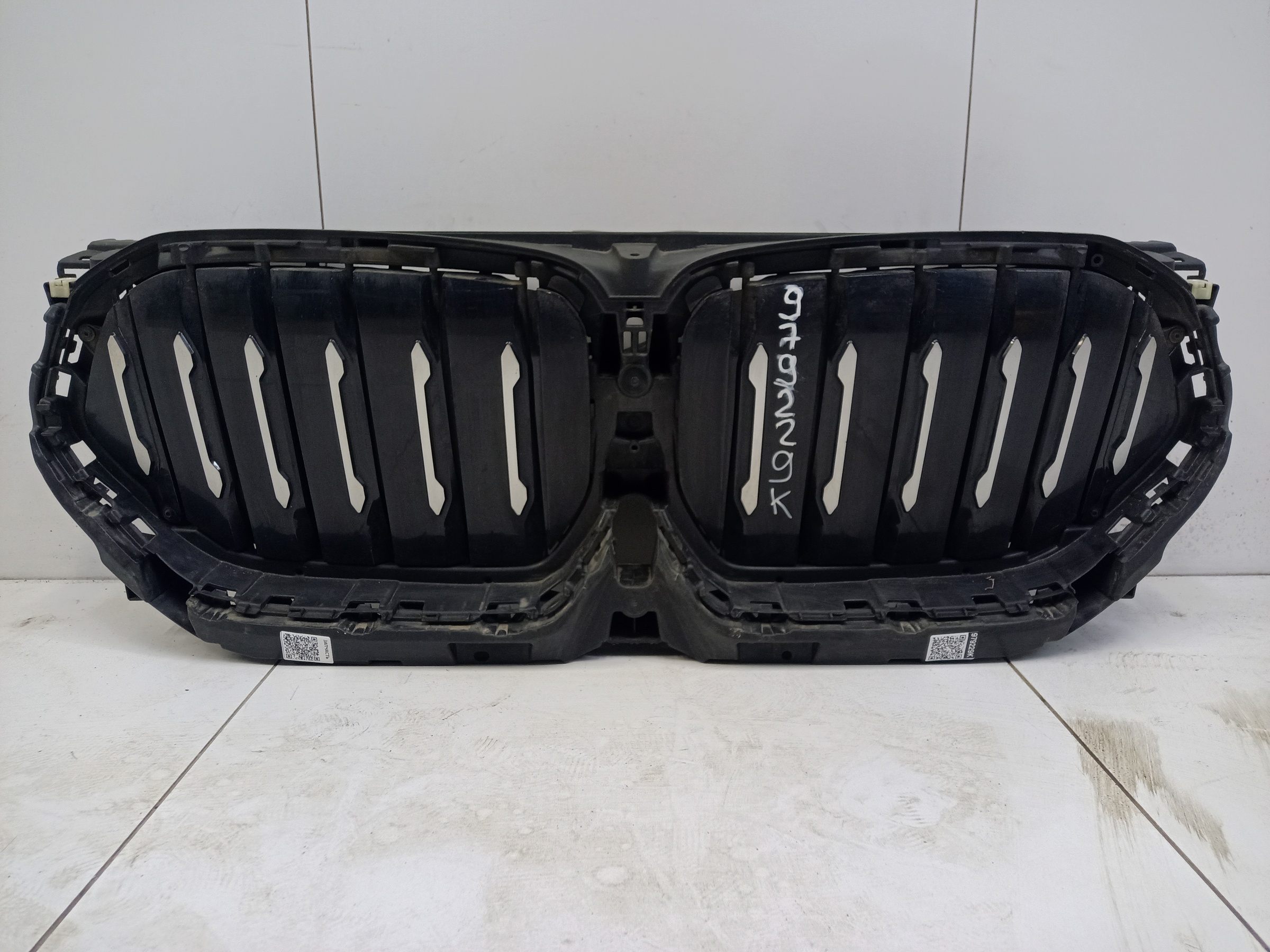 Жалюзи решетки радиатора BMW X6 G06