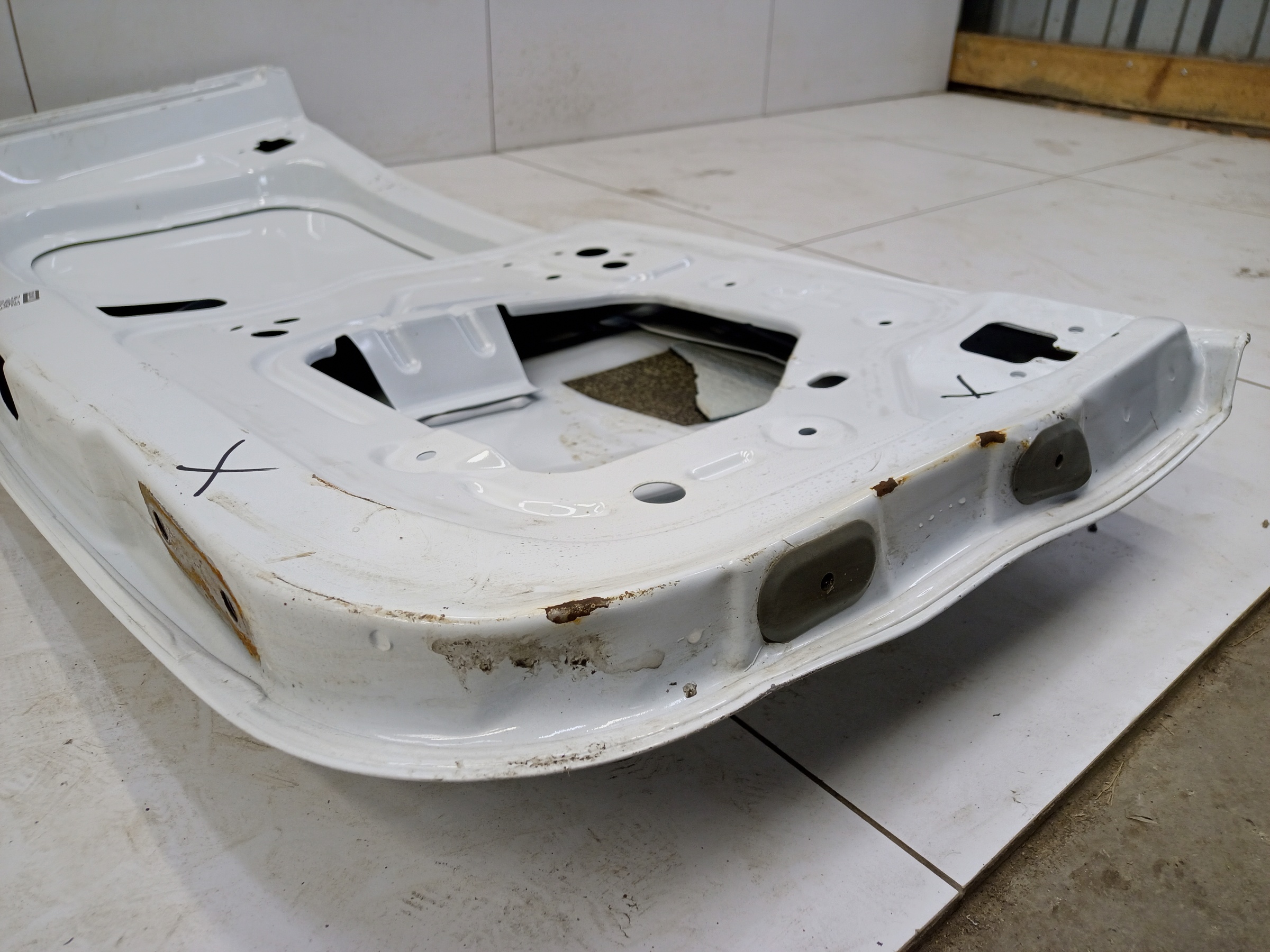 Дверь задняя правая распашная глухая Lada Largus Фургон