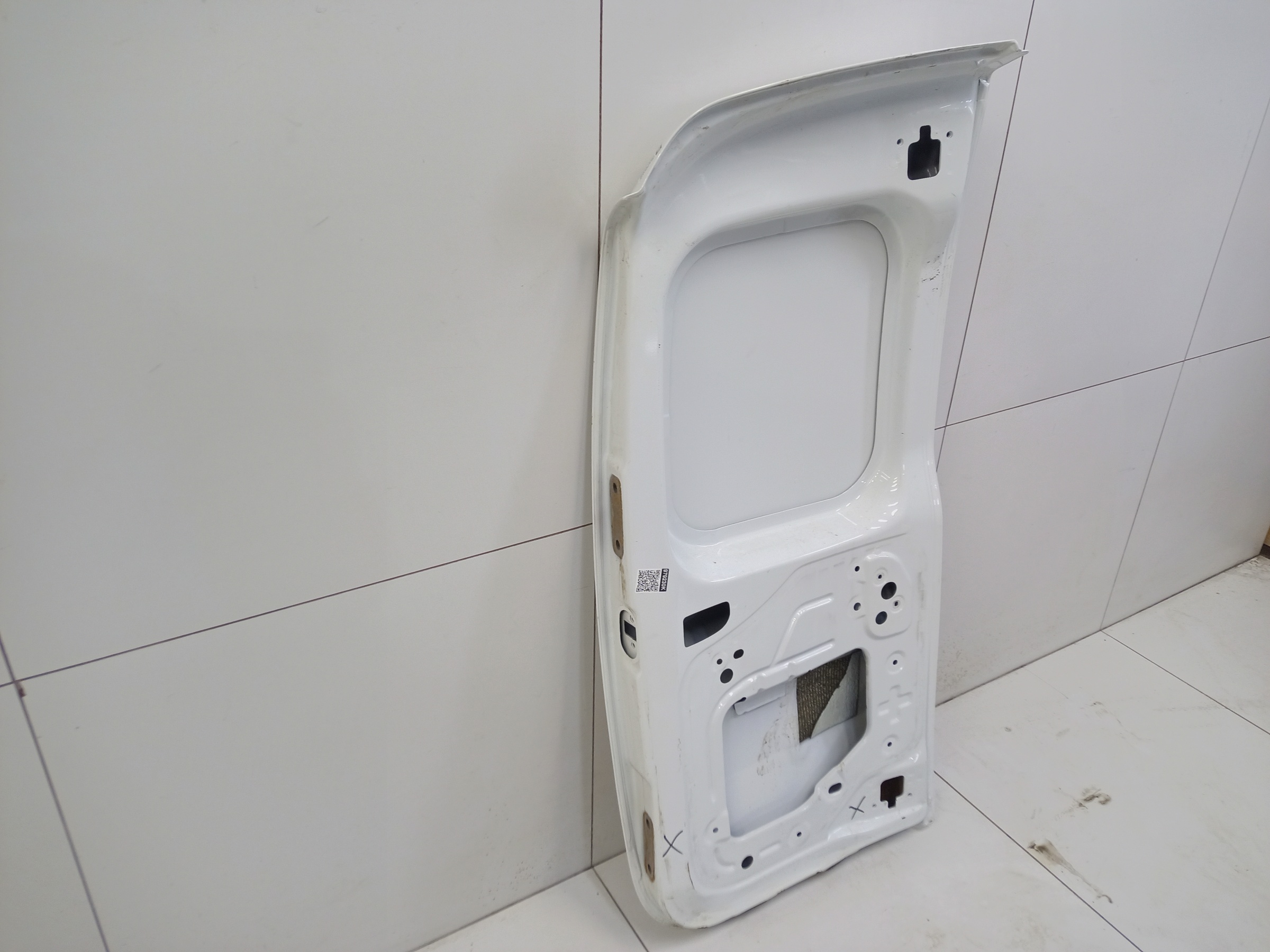 Дверь задняя правая распашная глухая Lada Largus Фургон