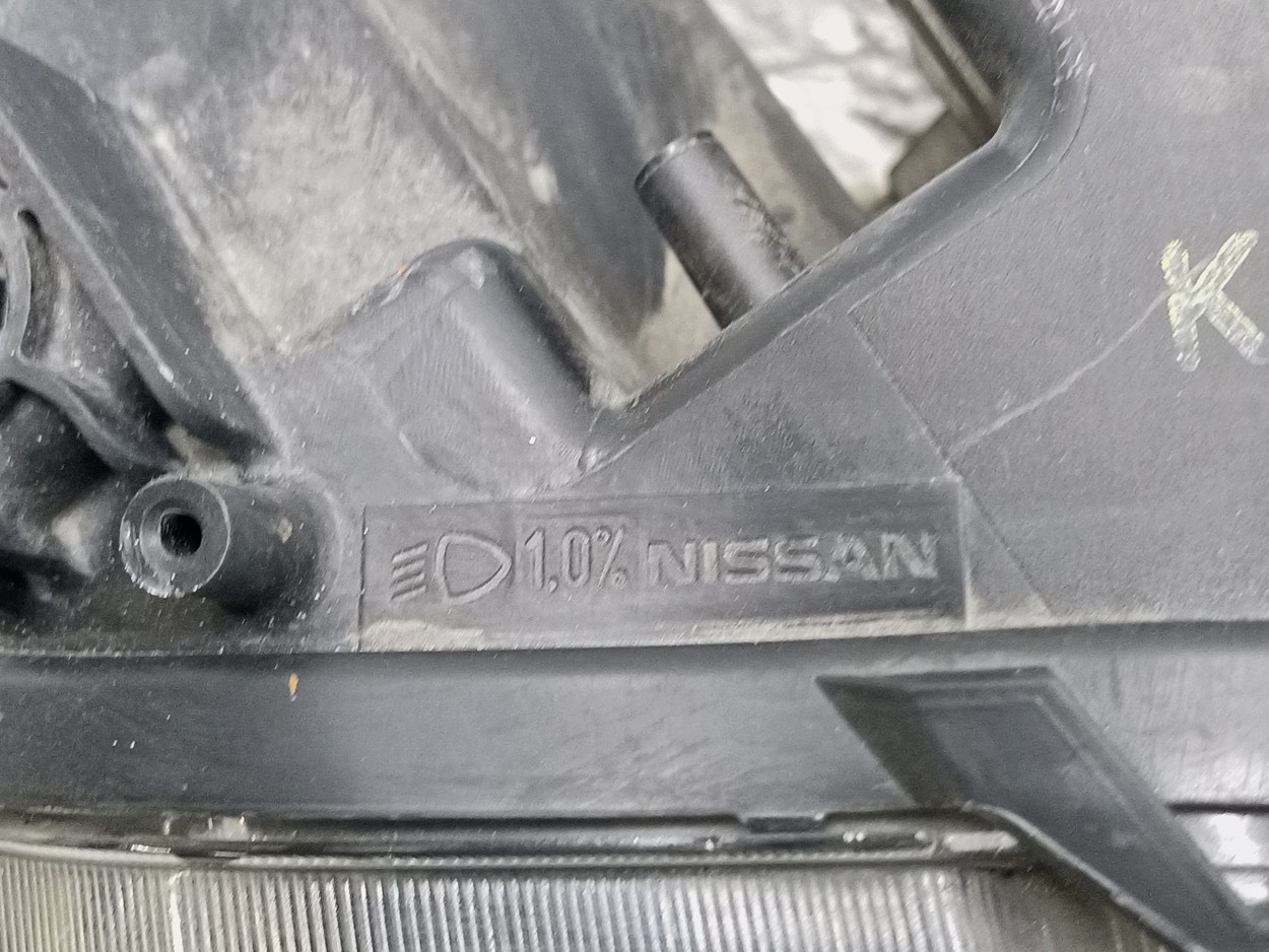 Фара передняя правая Nissan X-Trail T32 Restail LED