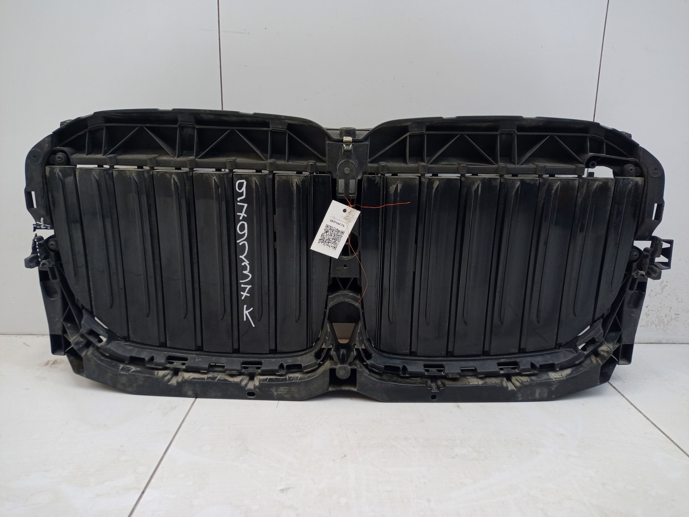 Жалюзи решетки радиатора черные BMW X7 G07