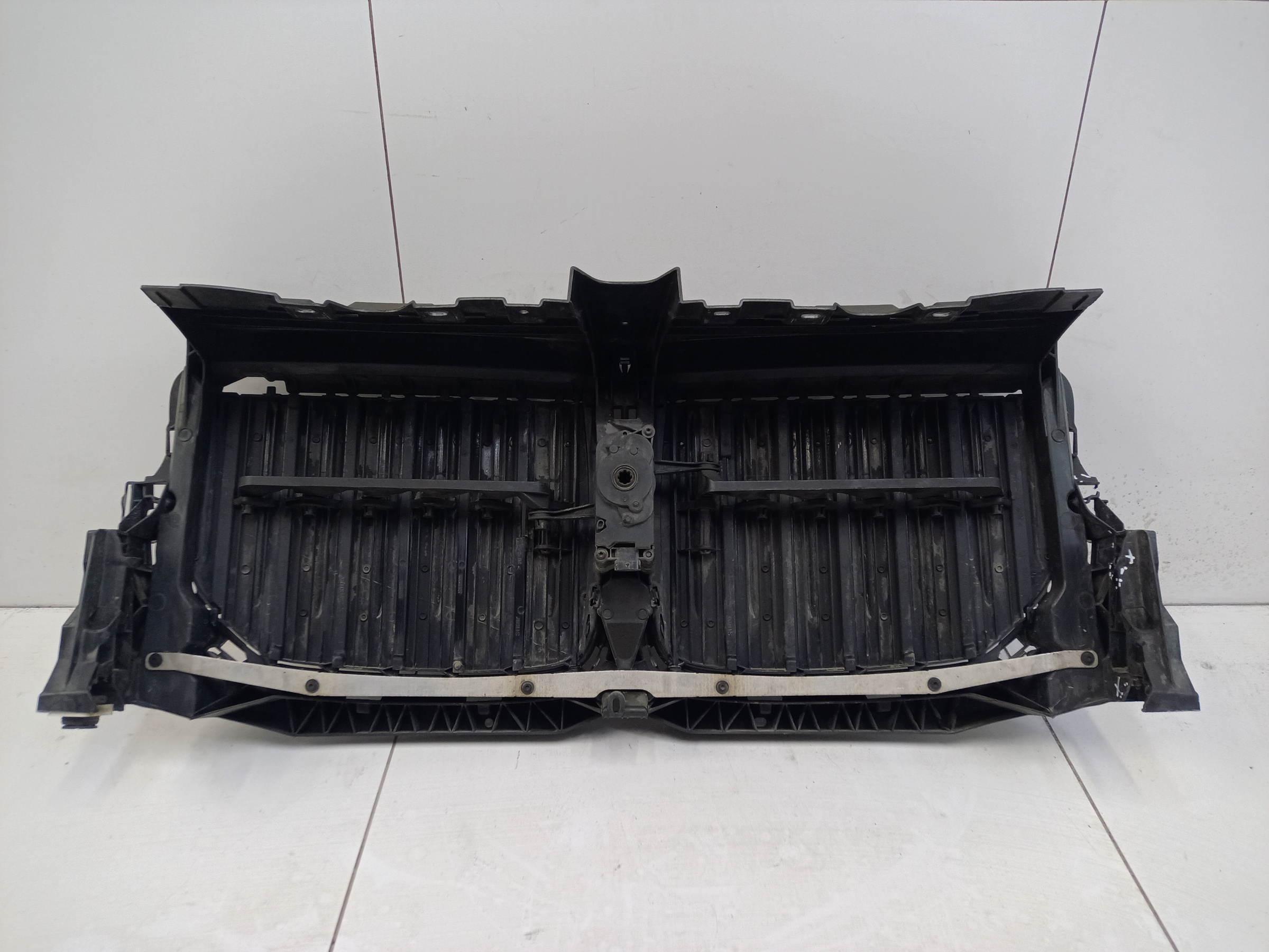 Жалюзи решетки радиатора черные BMW X7 G07