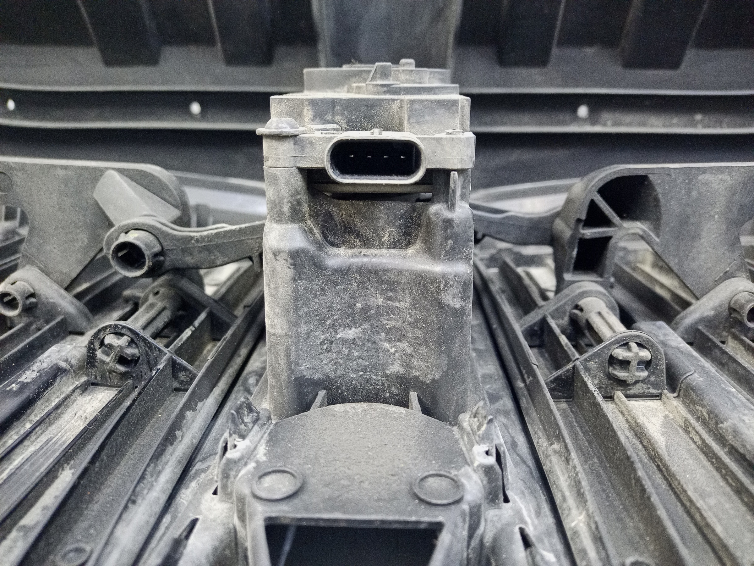 Жалюзи решетки радиатора черные BMW X7 G07