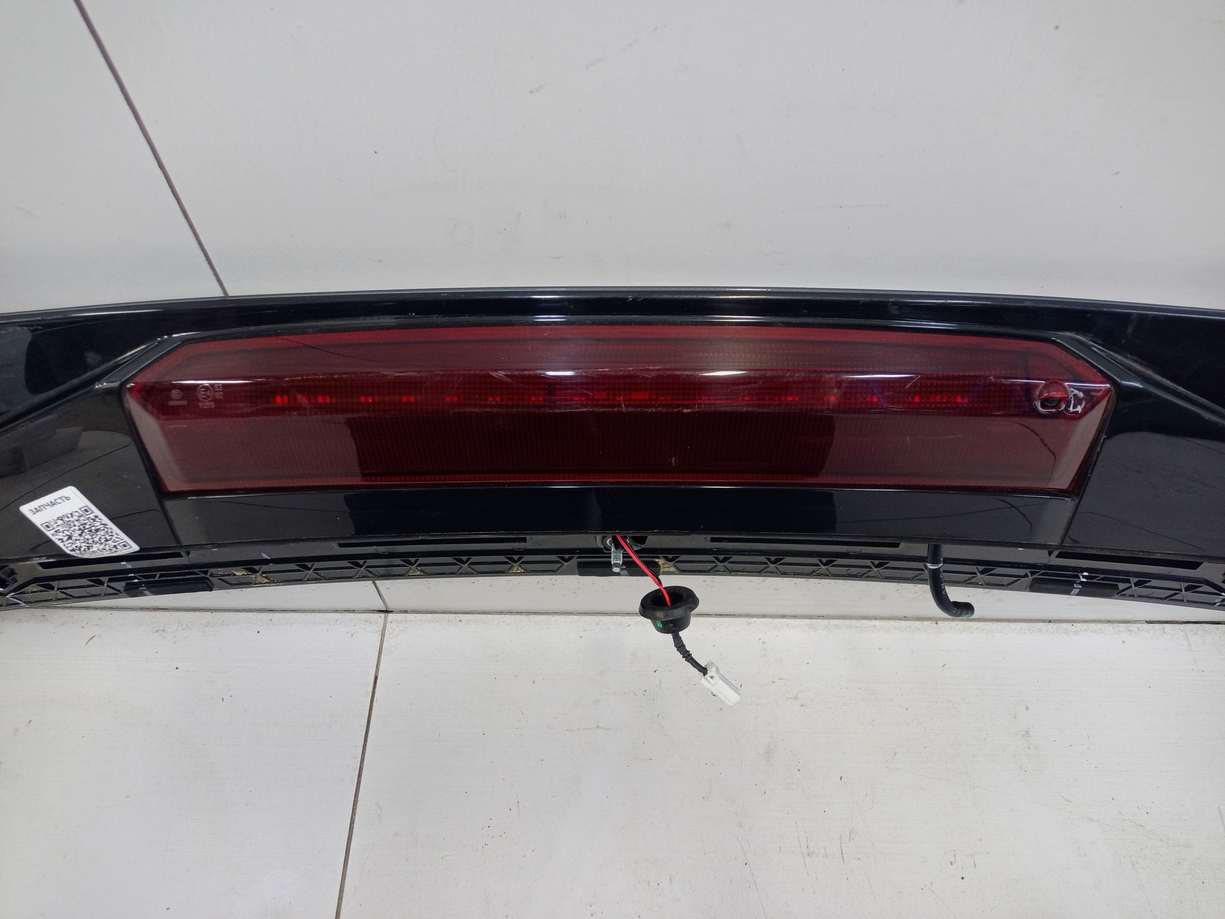 Спойлер крышки багажника Geely Monjaro