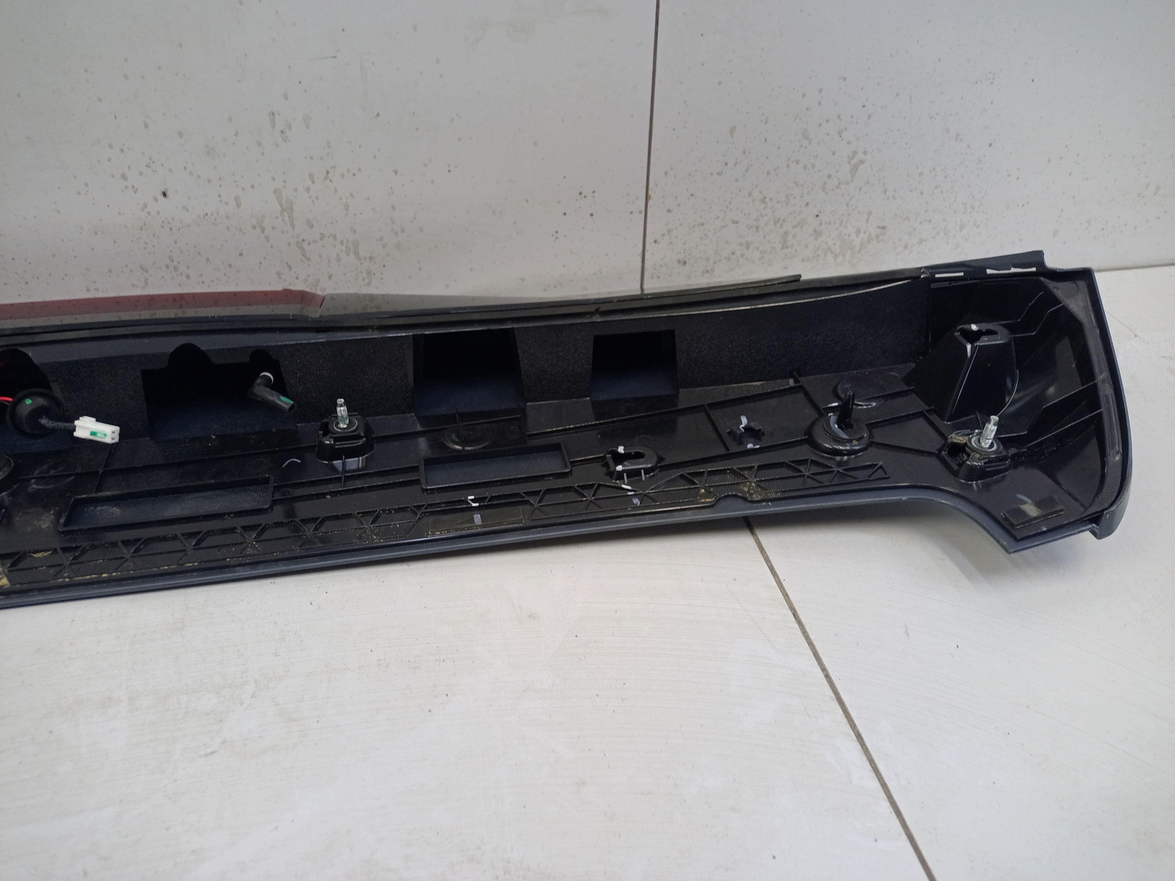 Спойлер крышки багажника Geely Monjaro