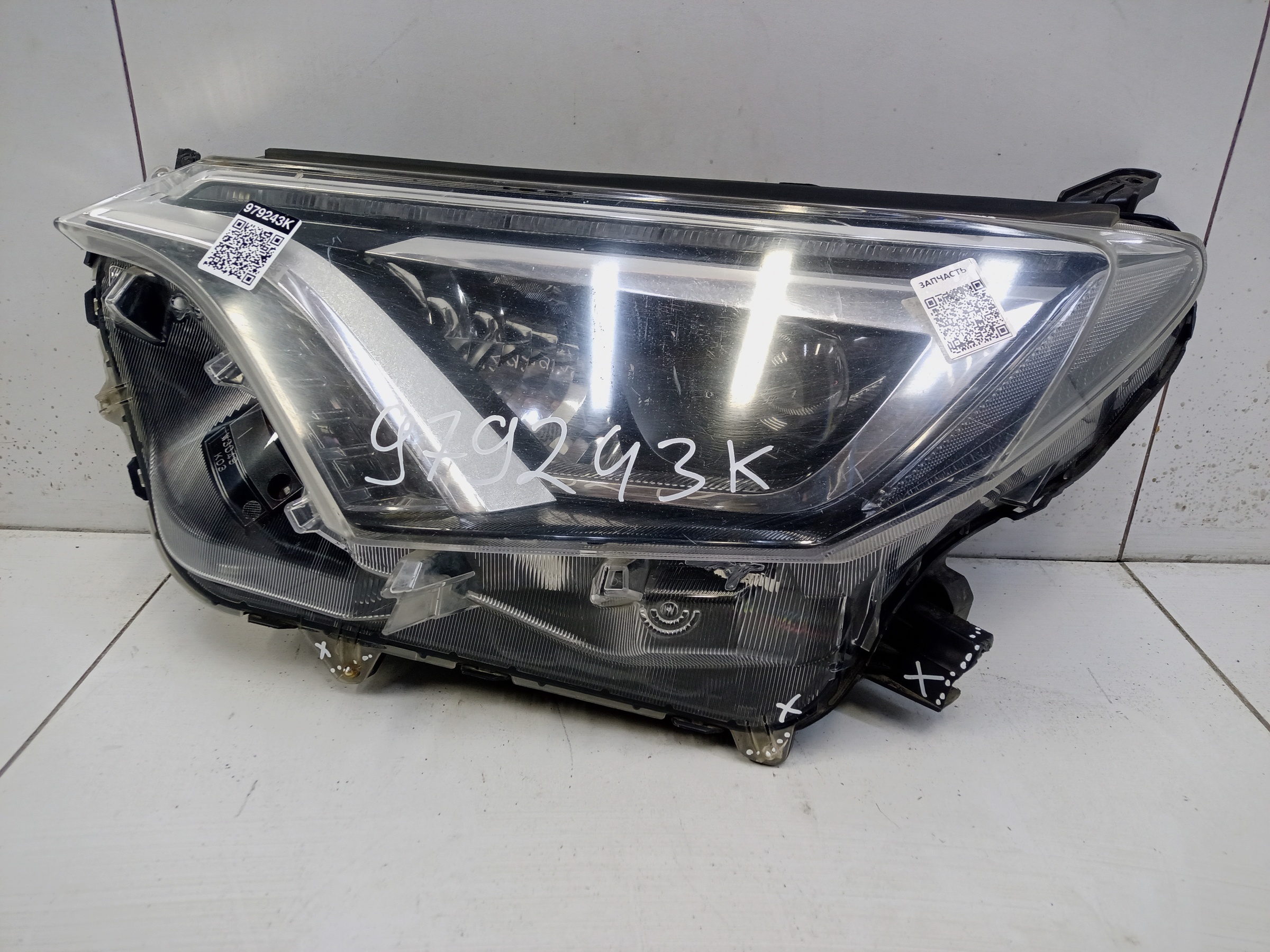 Фара передняя левая Toyota RAV4 CA40 Restail LED