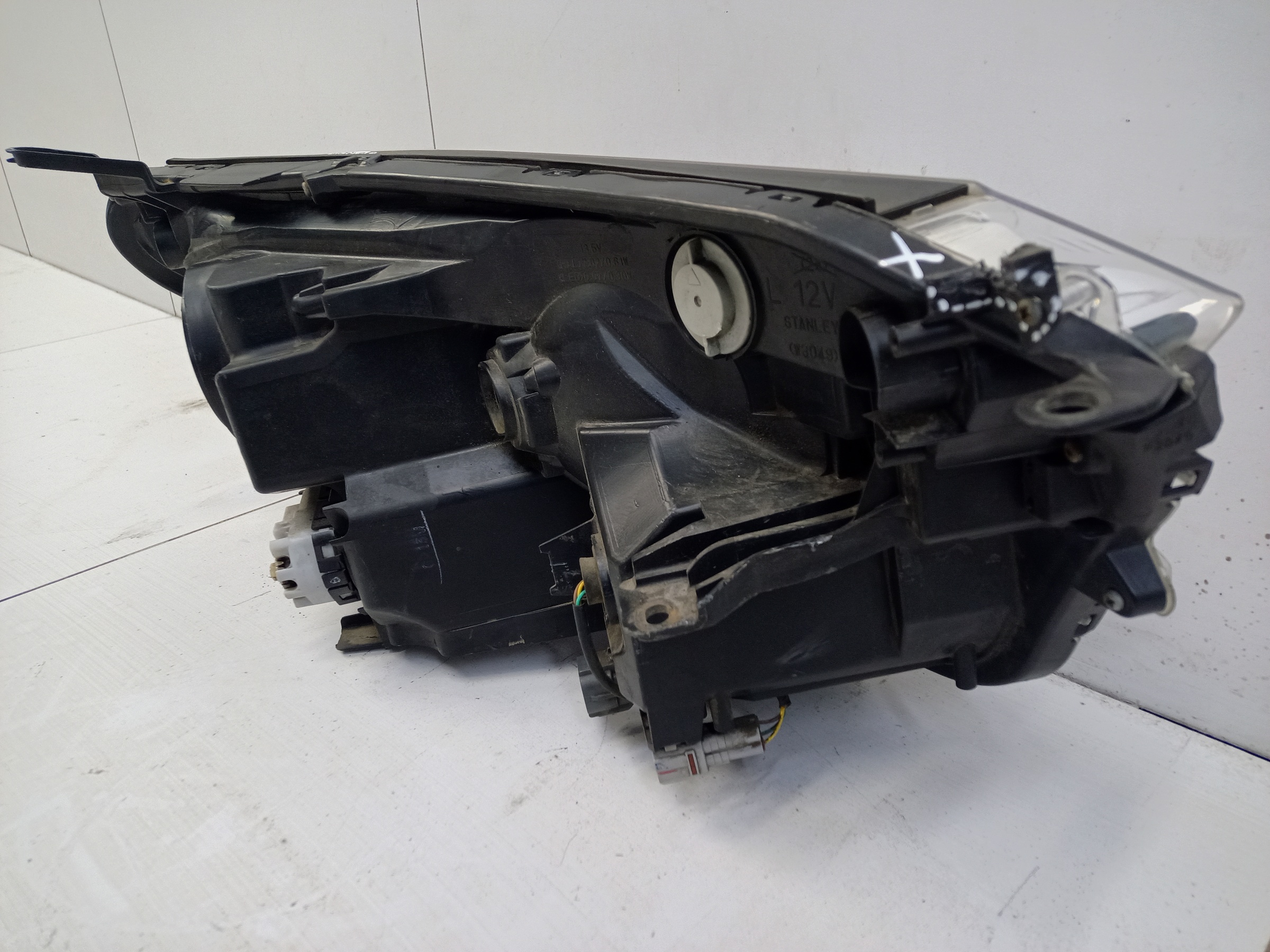 Фара передняя левая Toyota RAV4 CA40 Restail LED