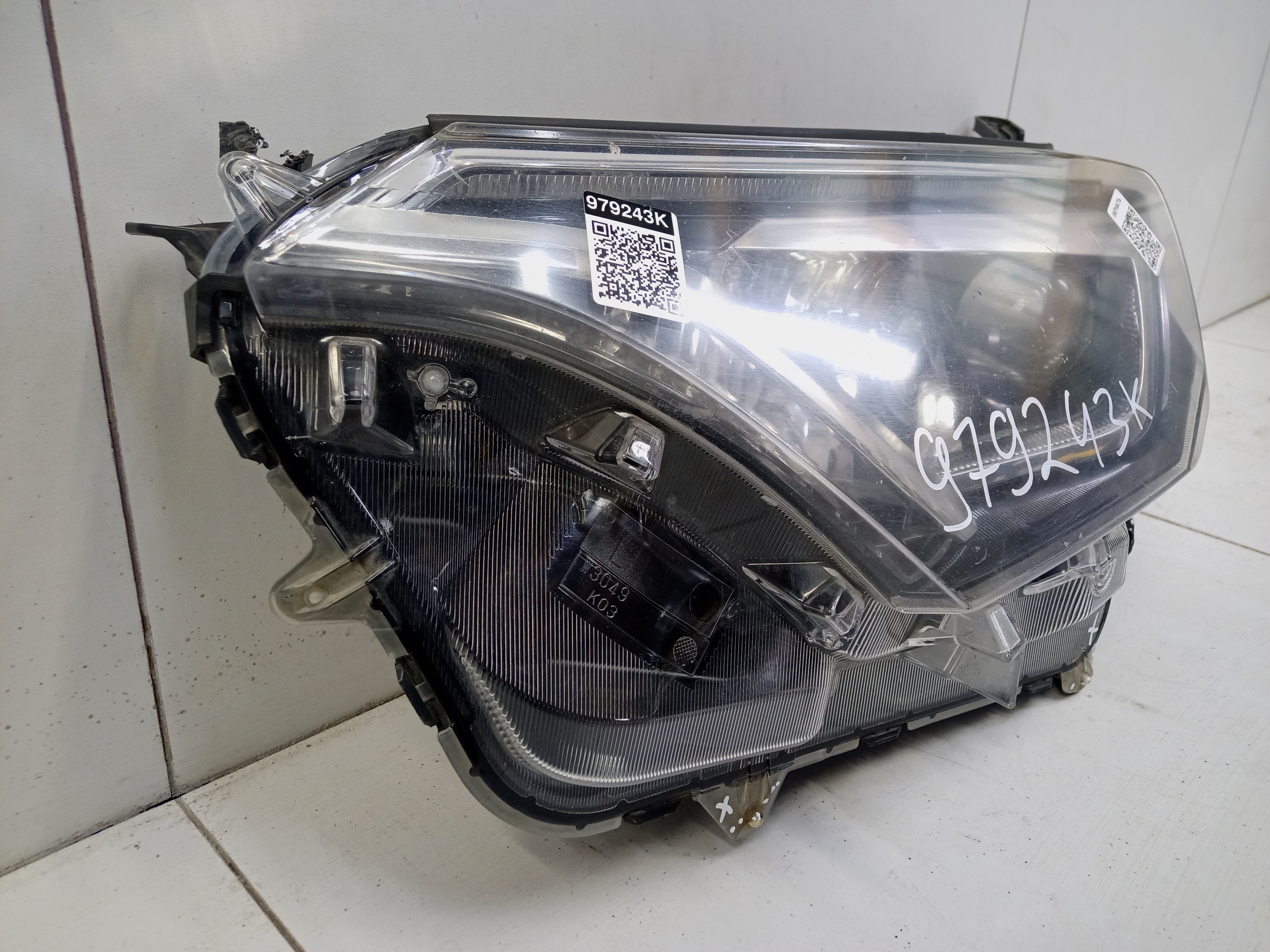 Фара передняя левая Toyota RAV4 CA40 Restail LED