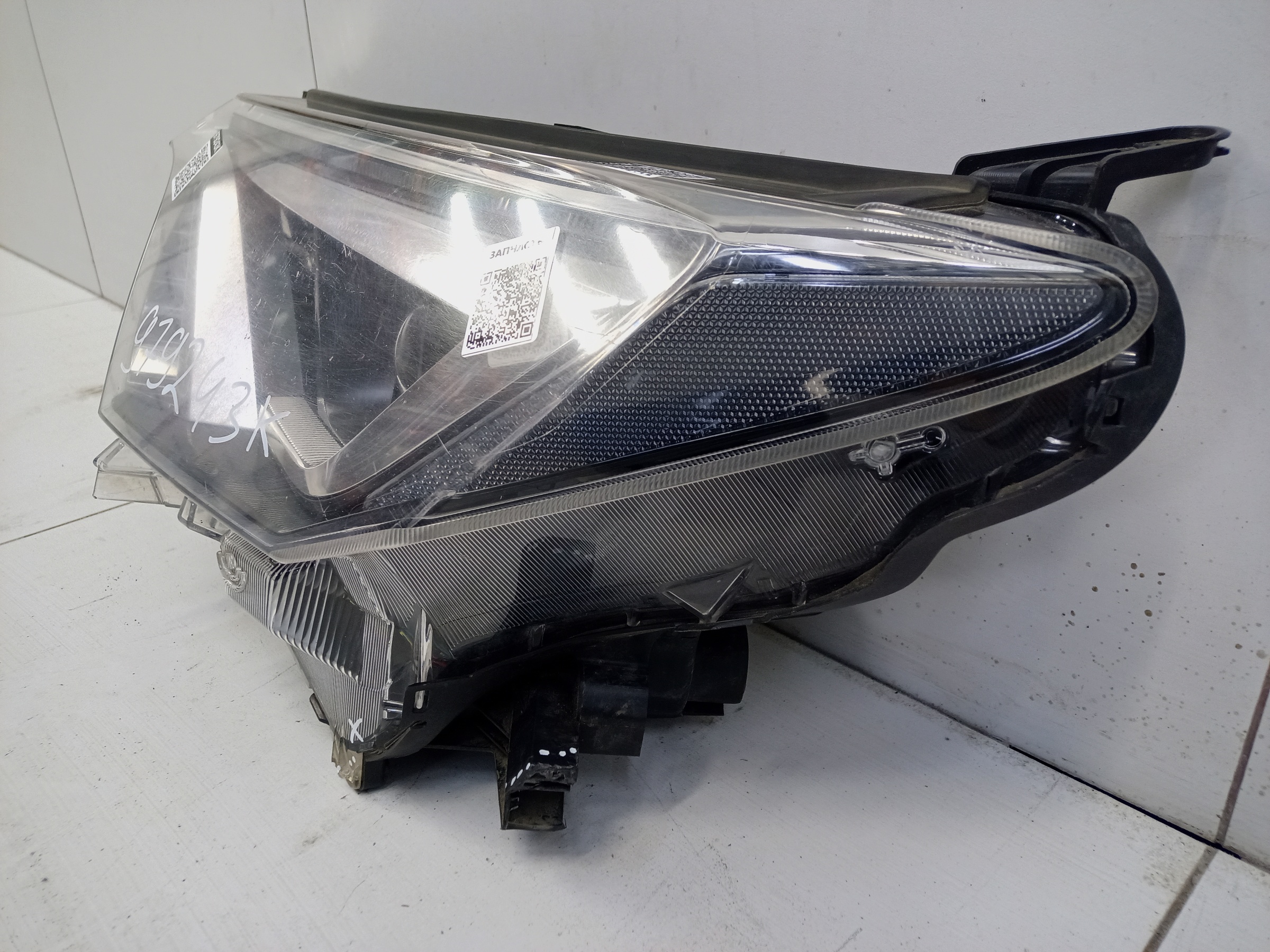 Фара передняя левая Toyota RAV4 CA40 Restail LED