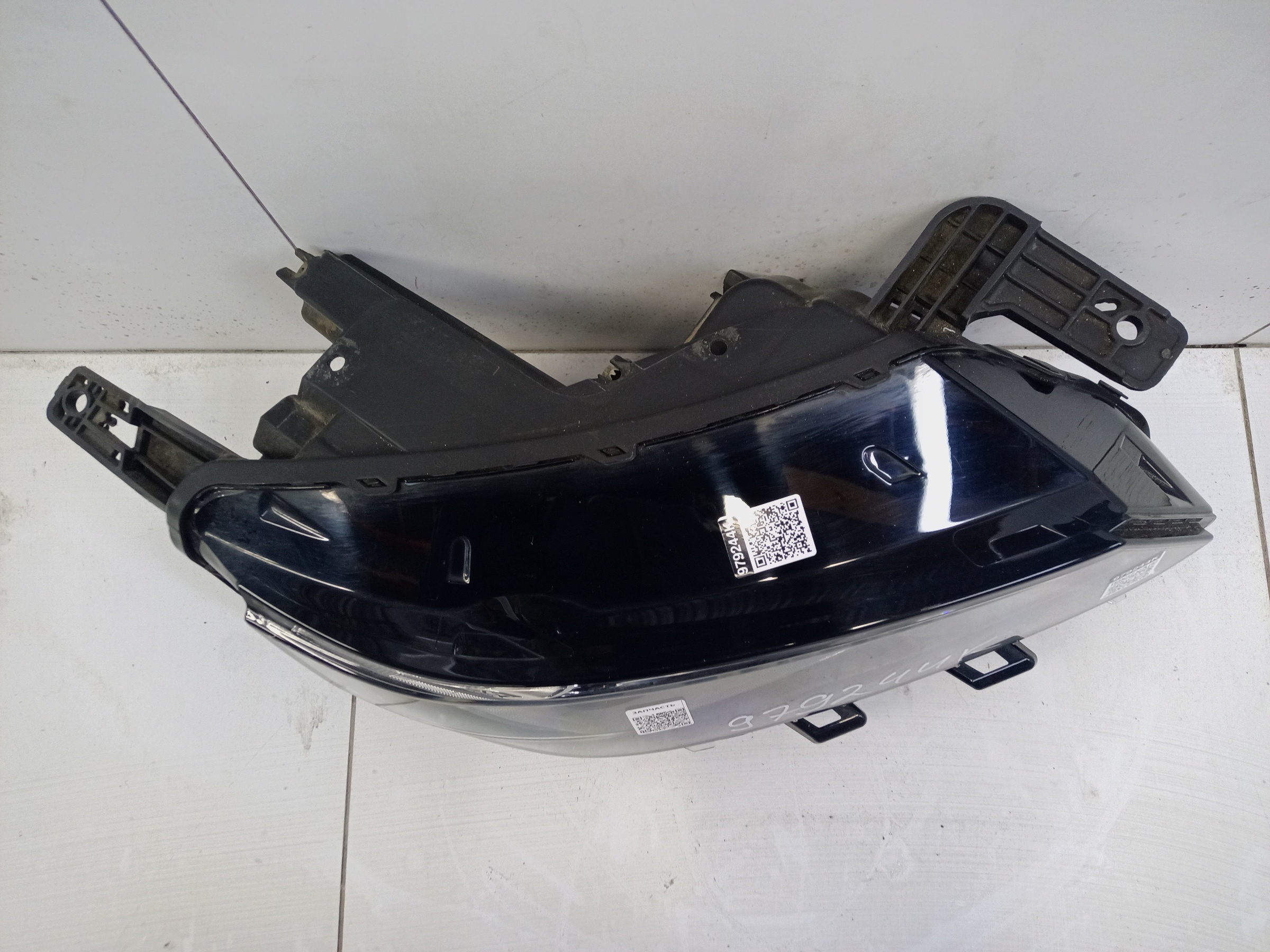 Фара передняя правая Geely Coolray LED