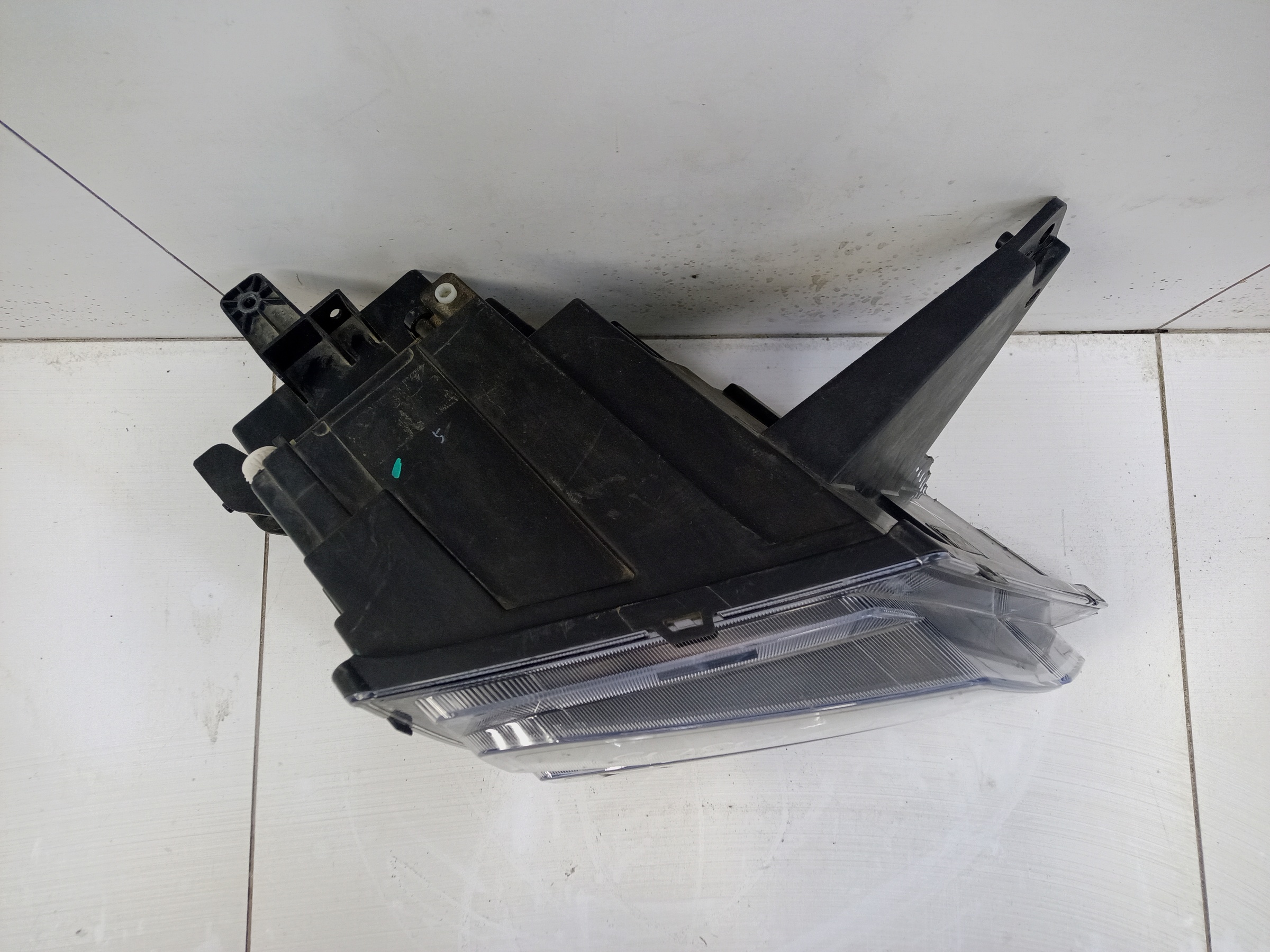 Фара передняя правая Jetour Dashing LED