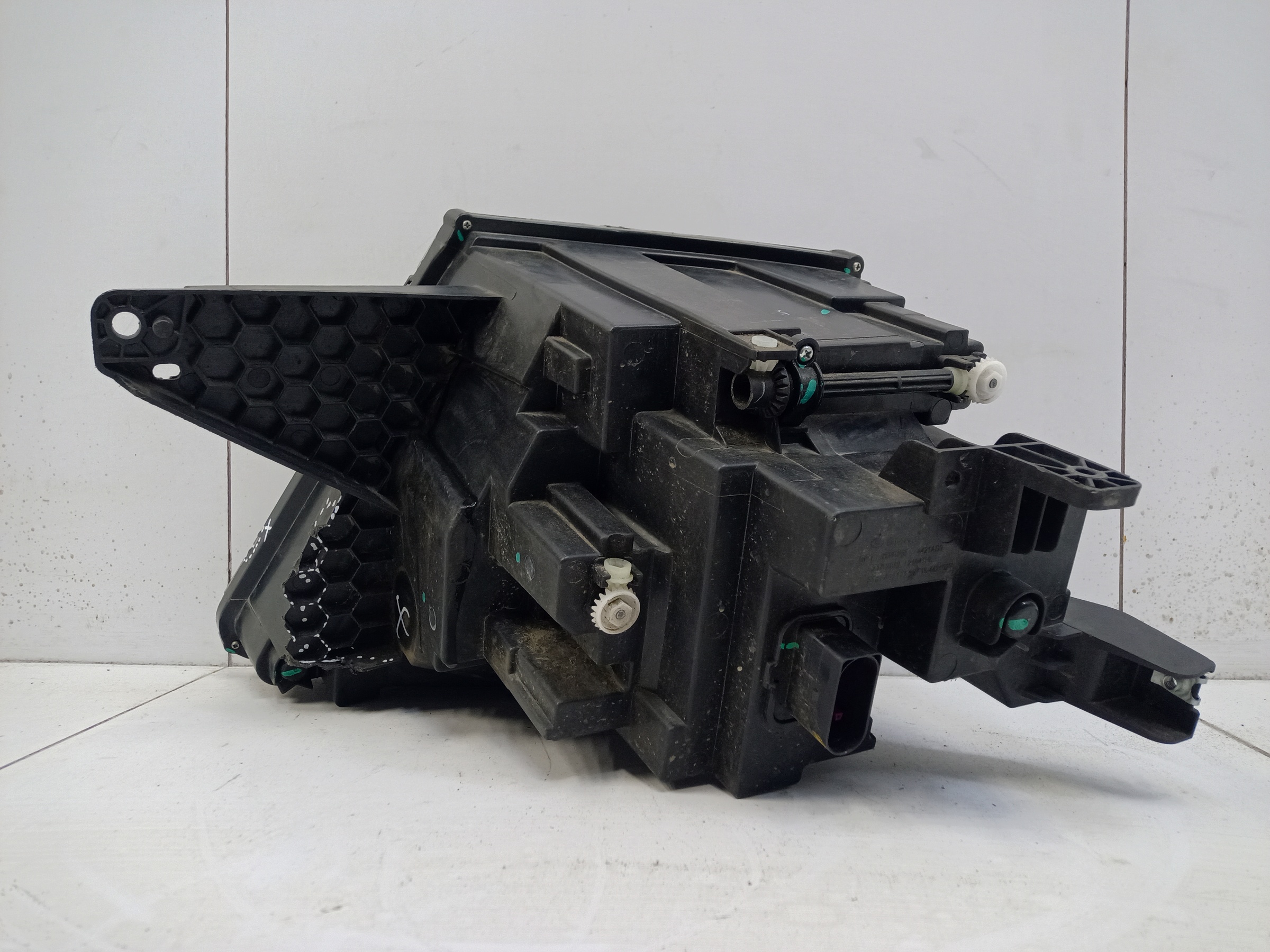 Фара передняя правая Jetour Dashing LED