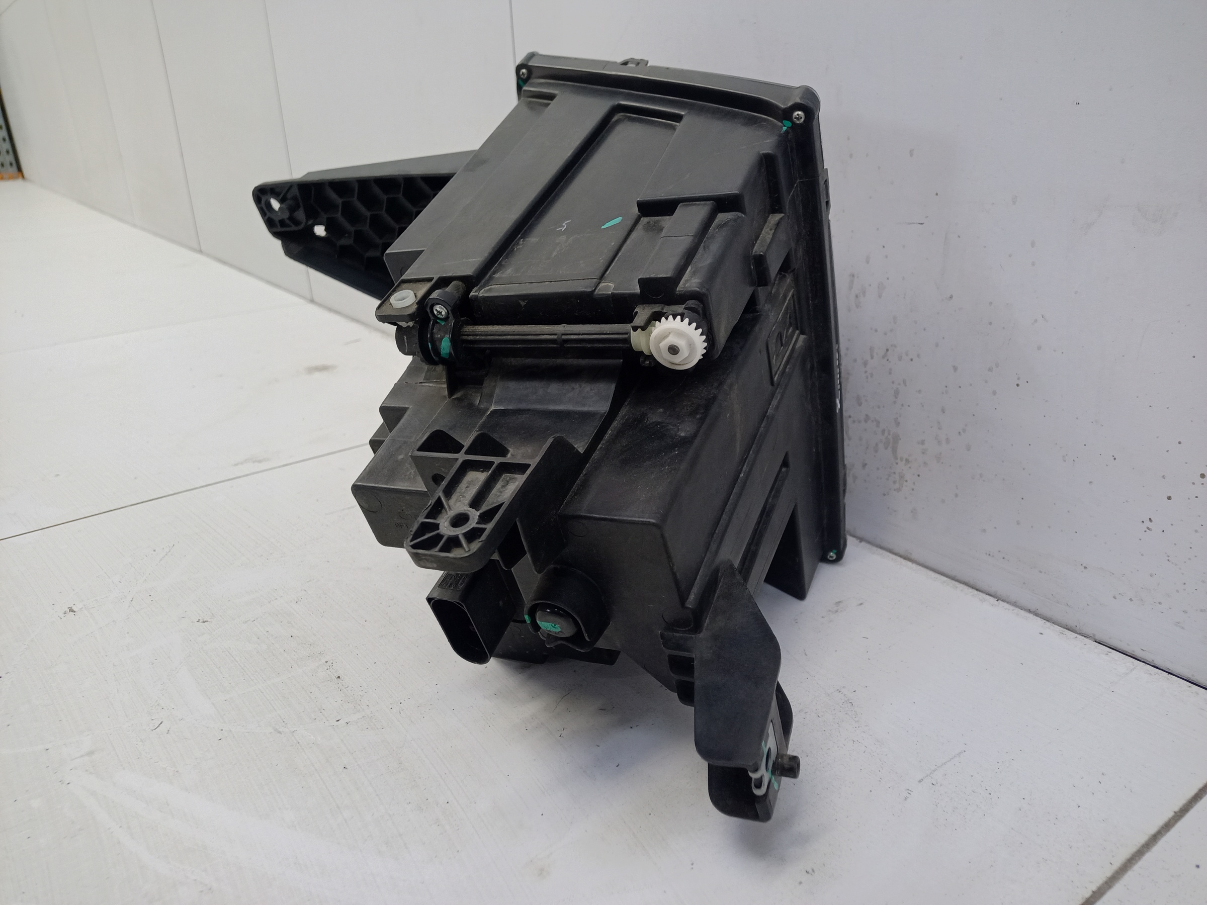 Фара передняя правая Jetour Dashing LED