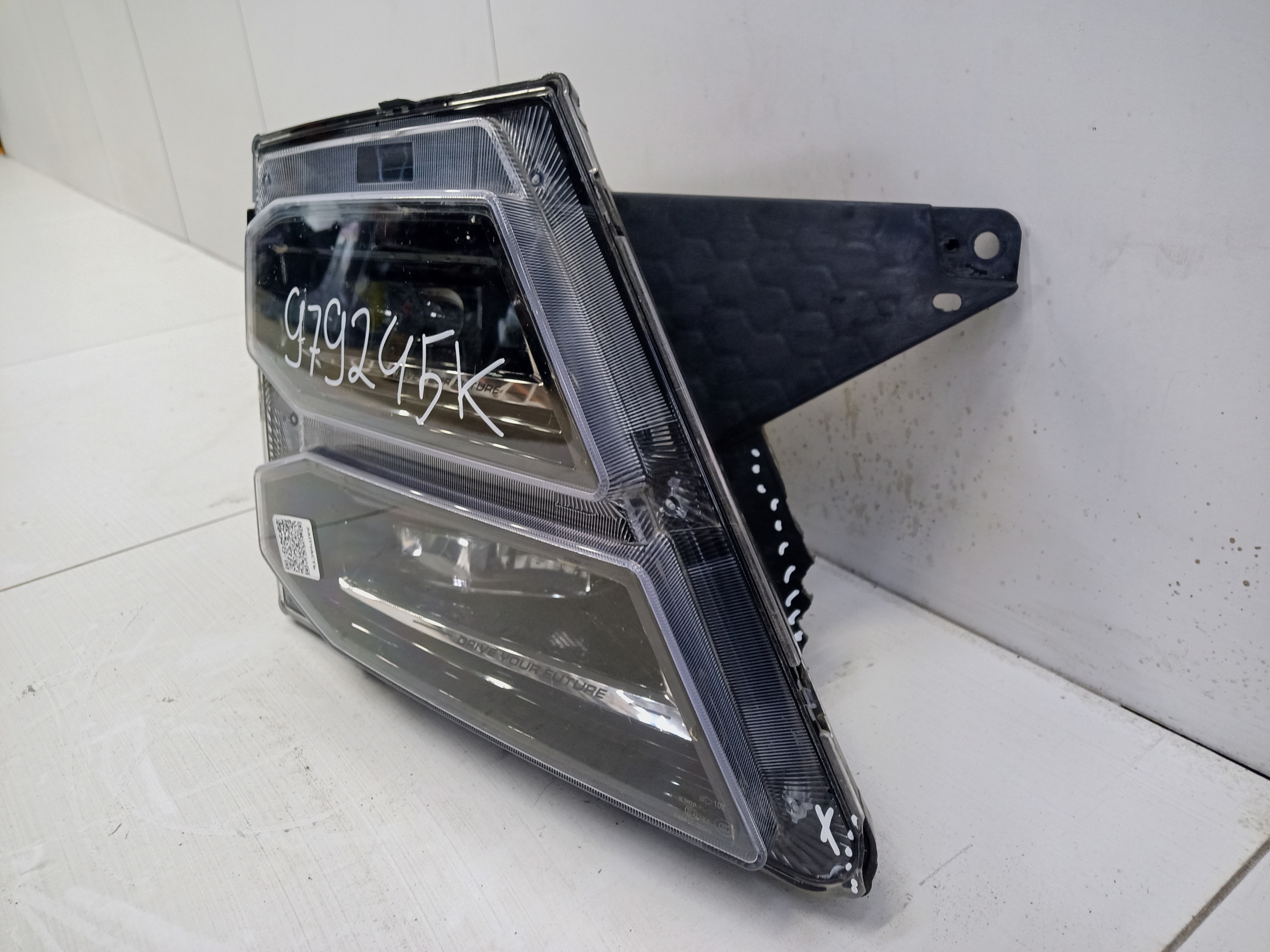 Фара передняя правая Jetour Dashing LED