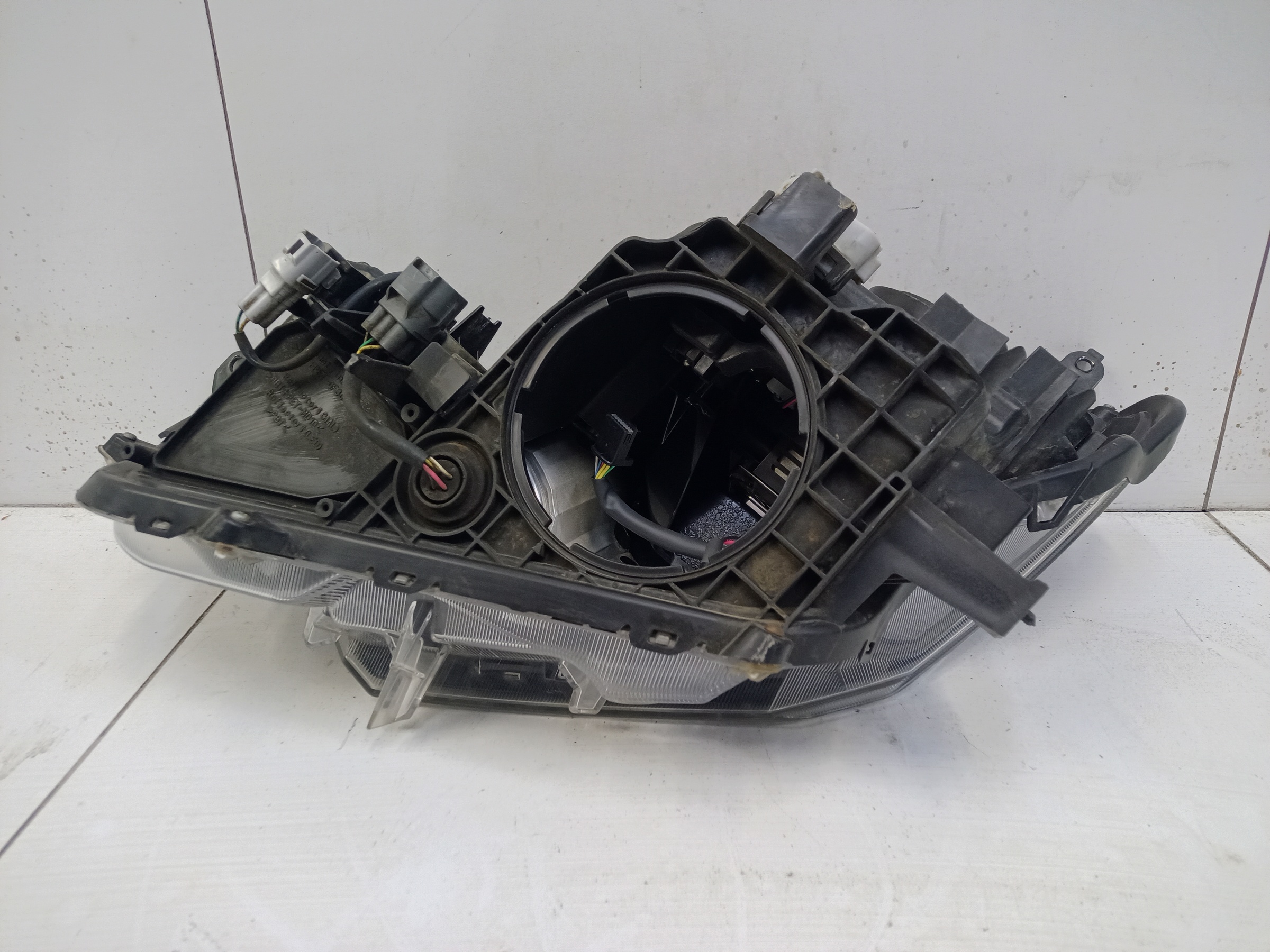 Фара передняя правая Toyota RAV4 CA40 Restail LED