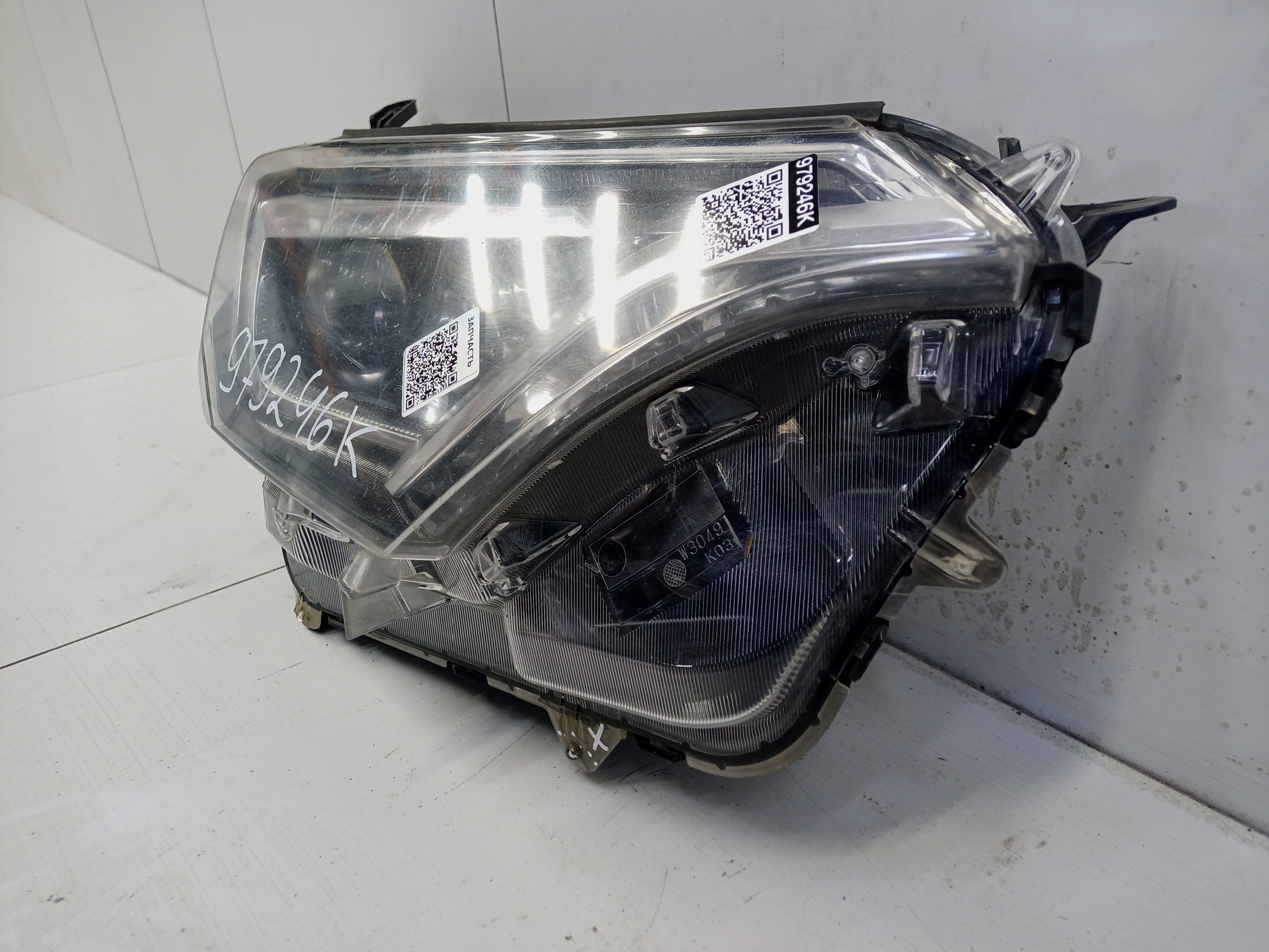 Фара передняя правая Toyota RAV4 CA40 Restail LED