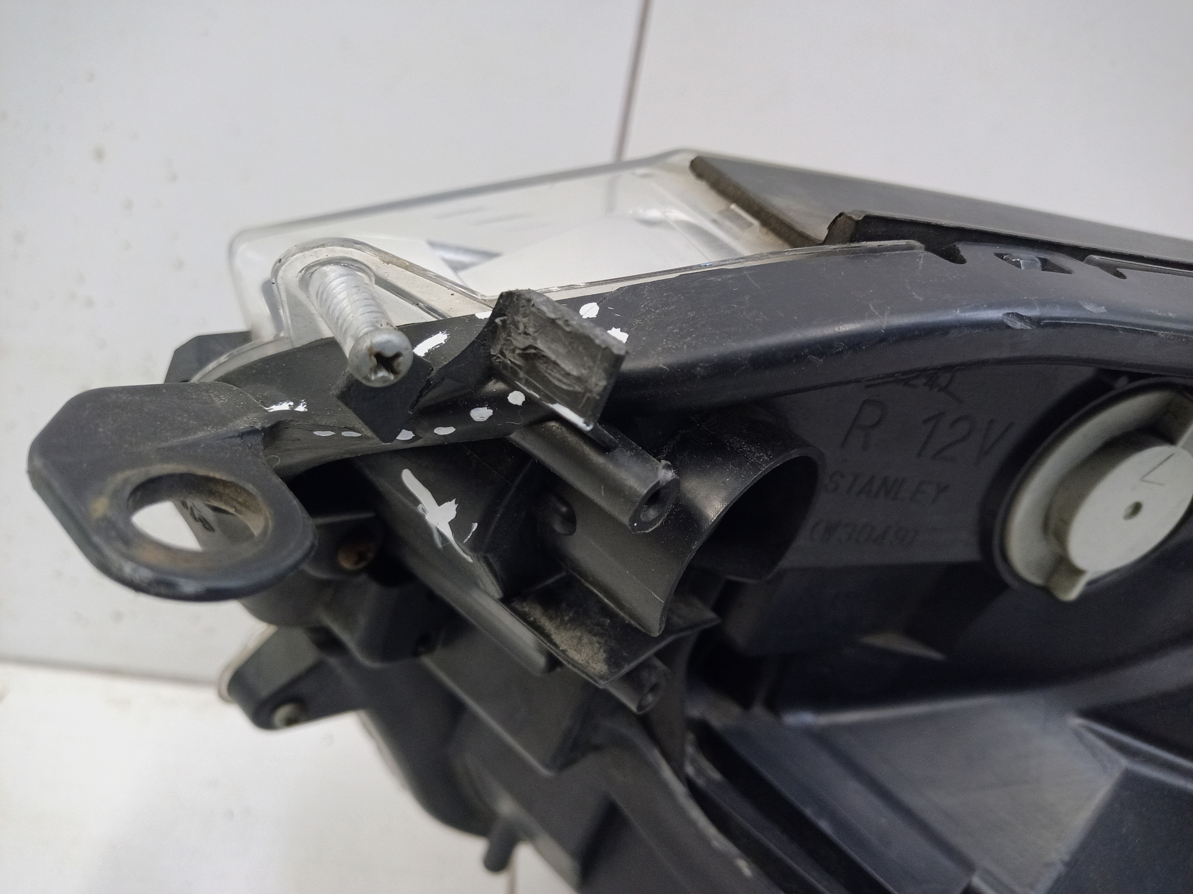 Фара передняя правая Toyota RAV4 CA40 Restail LED