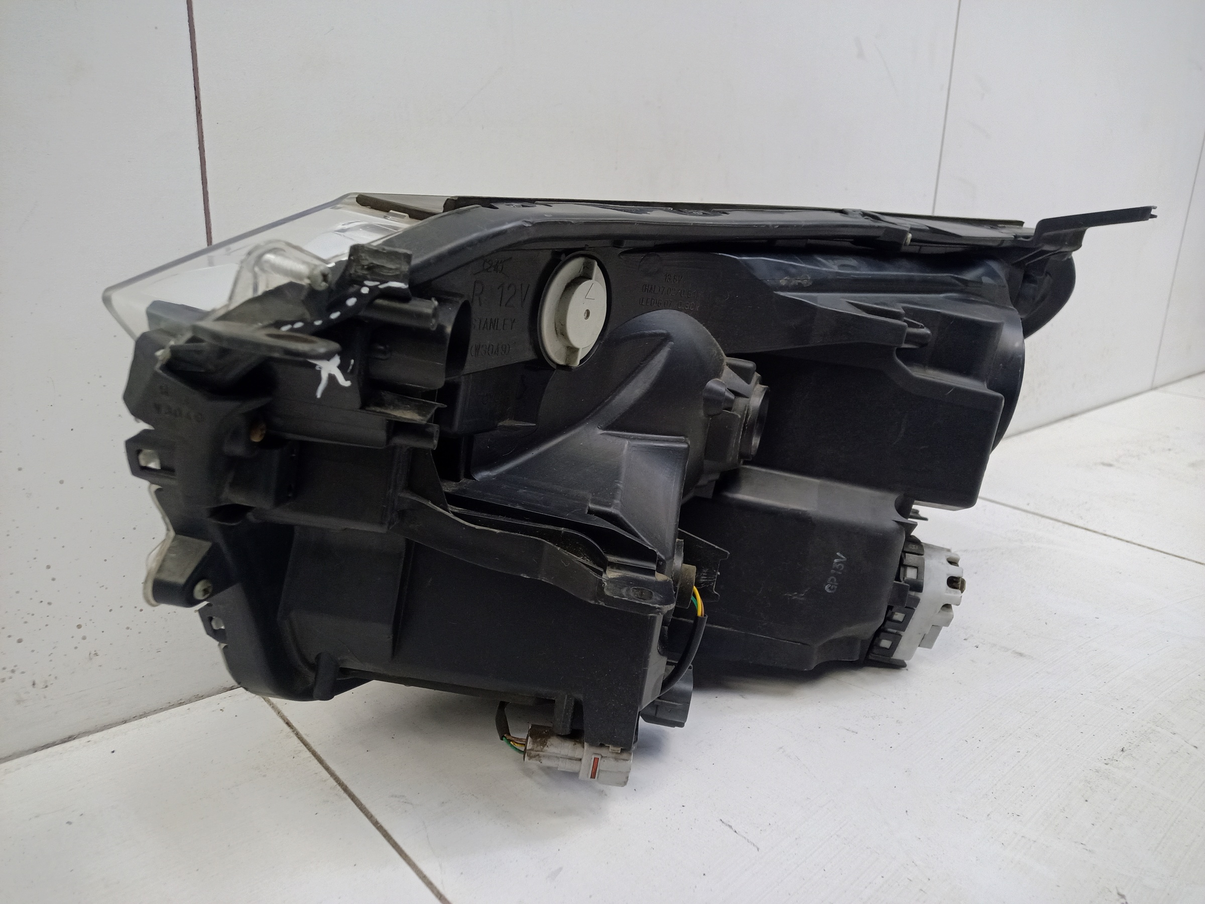 Фара передняя правая Toyota RAV4 CA40 Restail LED