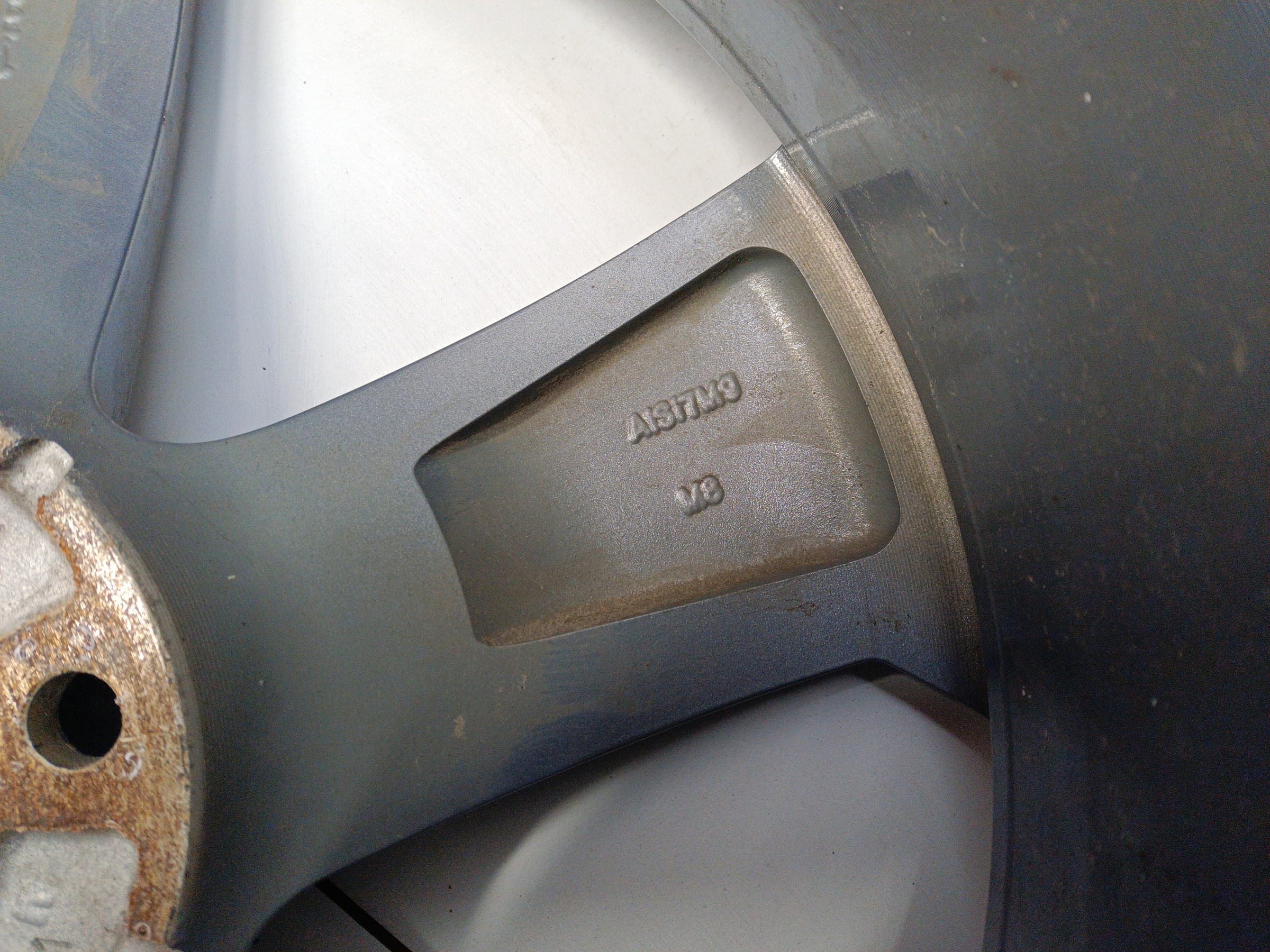 Диск колеса литой Geely Okavango Restail R19