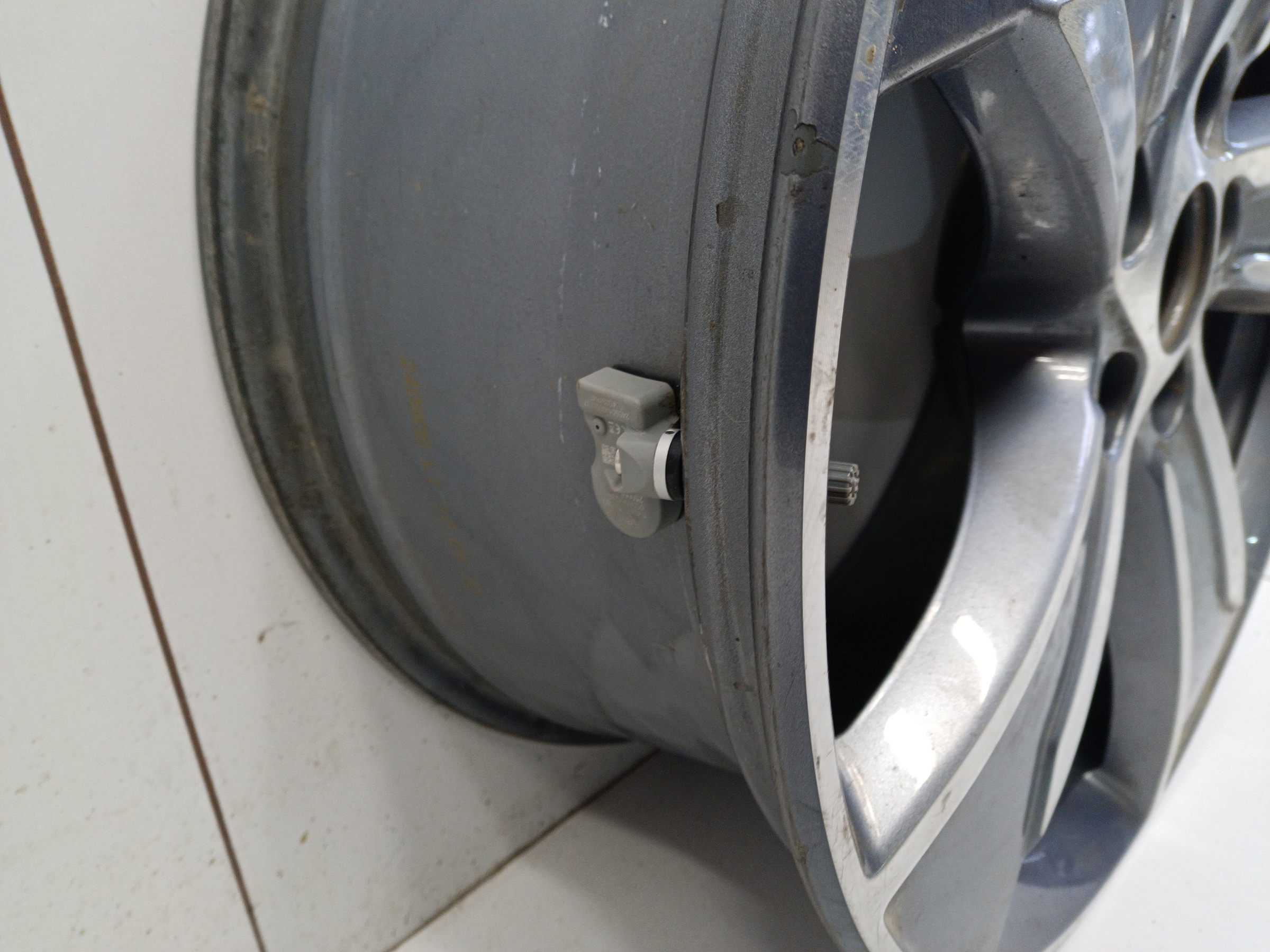 Диск колеса литой Geely Okavango Restail R19