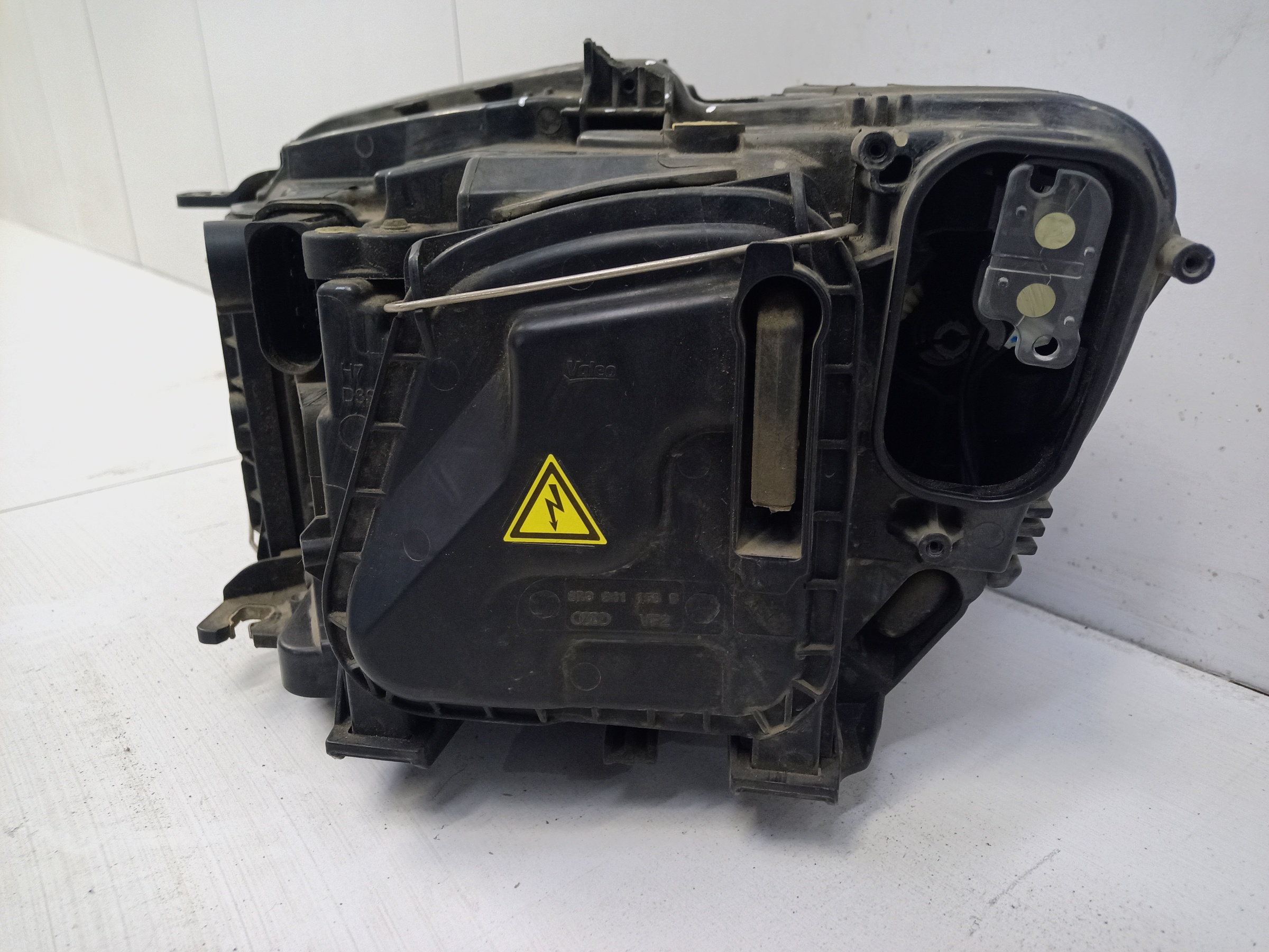 Фара передняя правая Audi Q5 1 Restail биксенон не адаптив