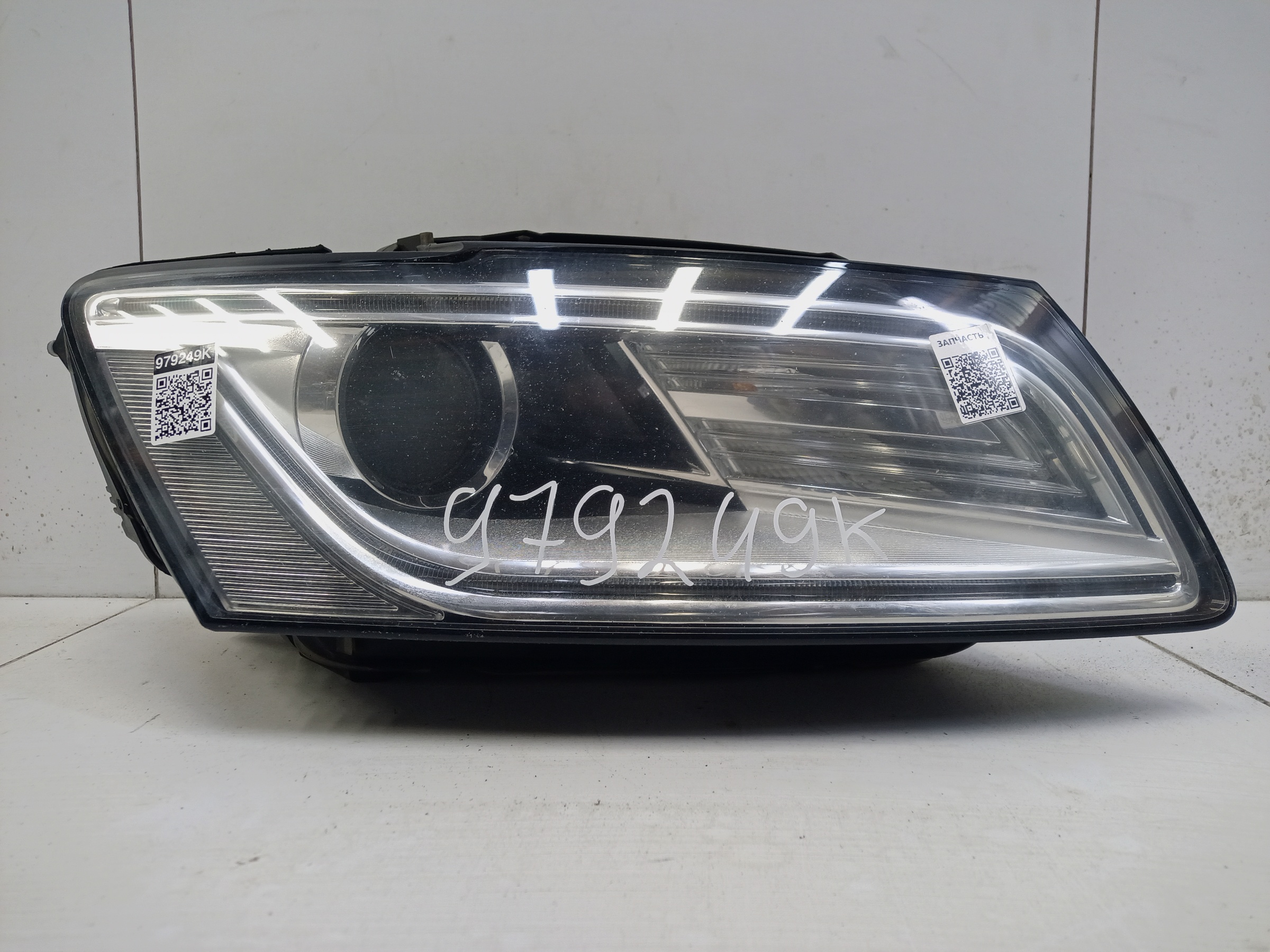 Фара передняя правая Audi Q5 1 Restail биксенон не адаптив