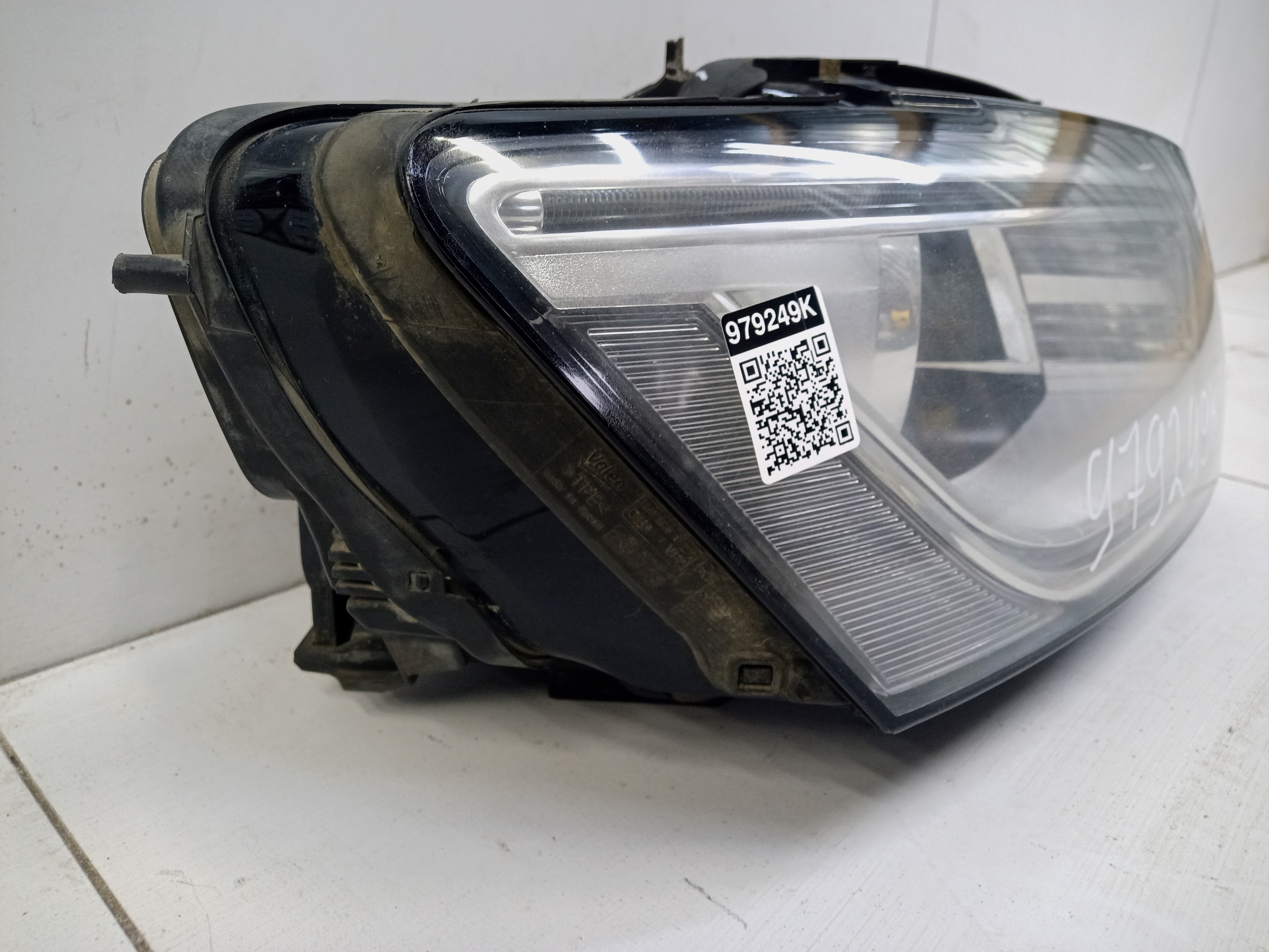 Фара передняя правая Audi Q5 1 Restail биксенон не адаптив